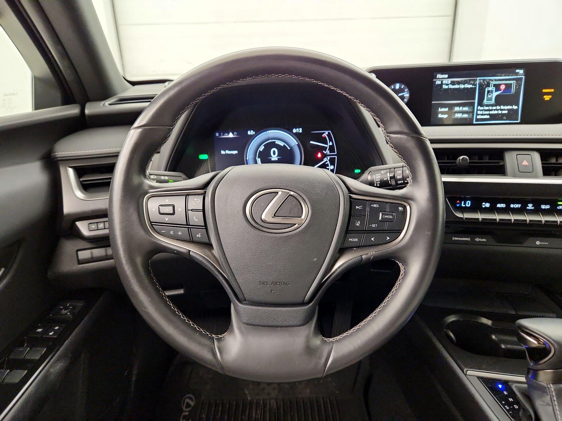 Thumbnail: 2022 Lexus UX - 10