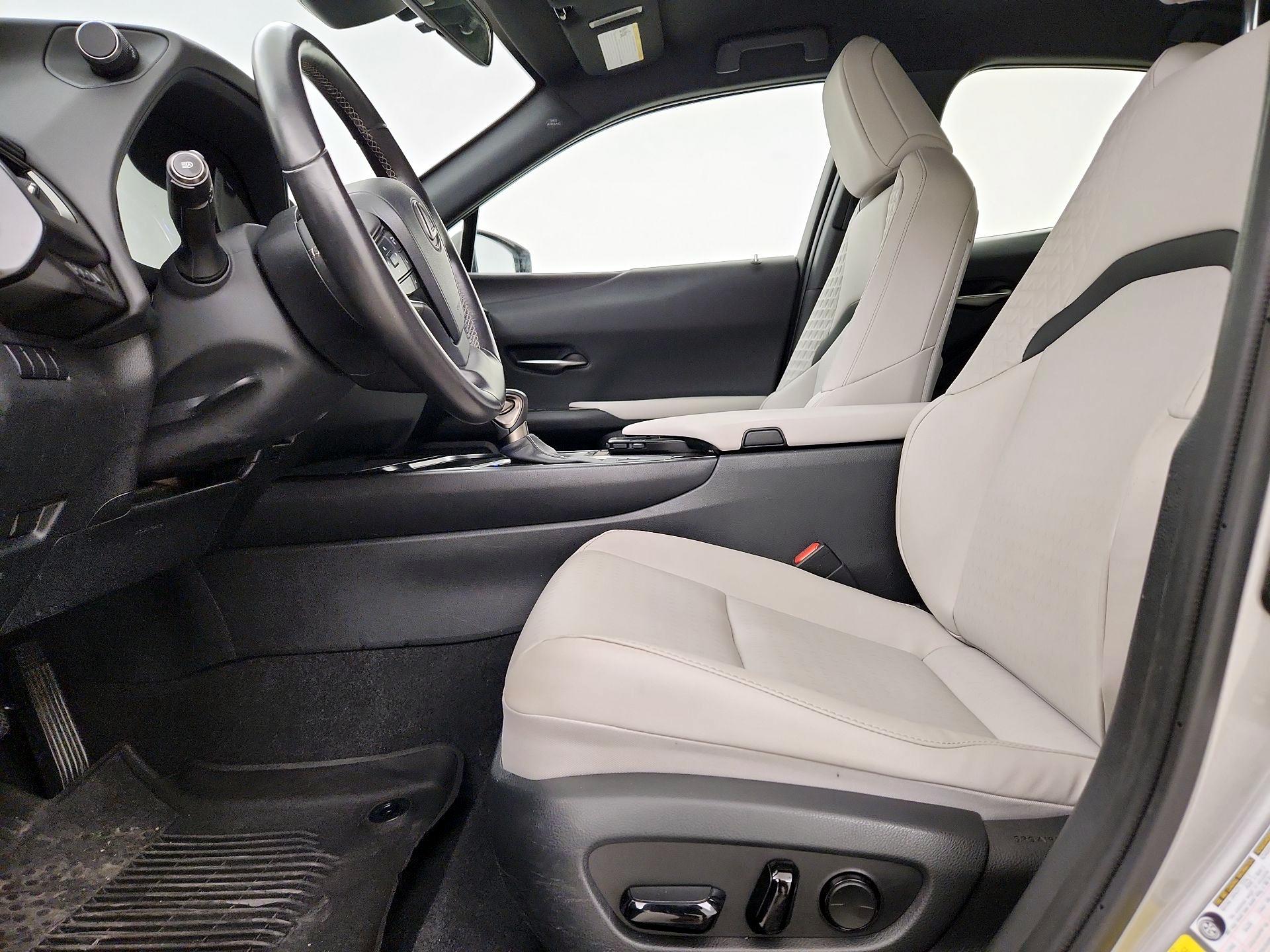 Thumbnail: 2022 Lexus UX - 11