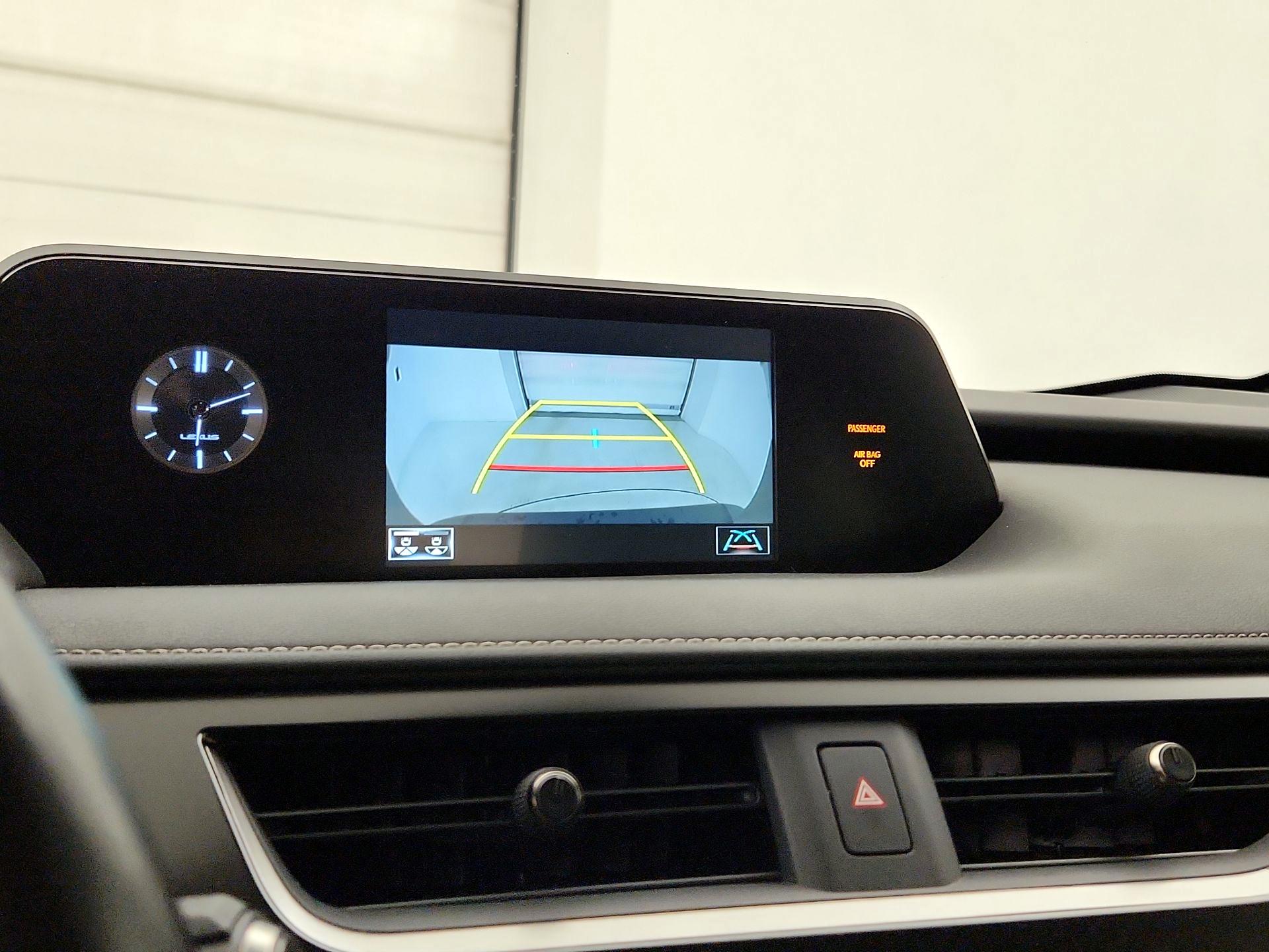 Thumbnail: 2022 Lexus UX - 14