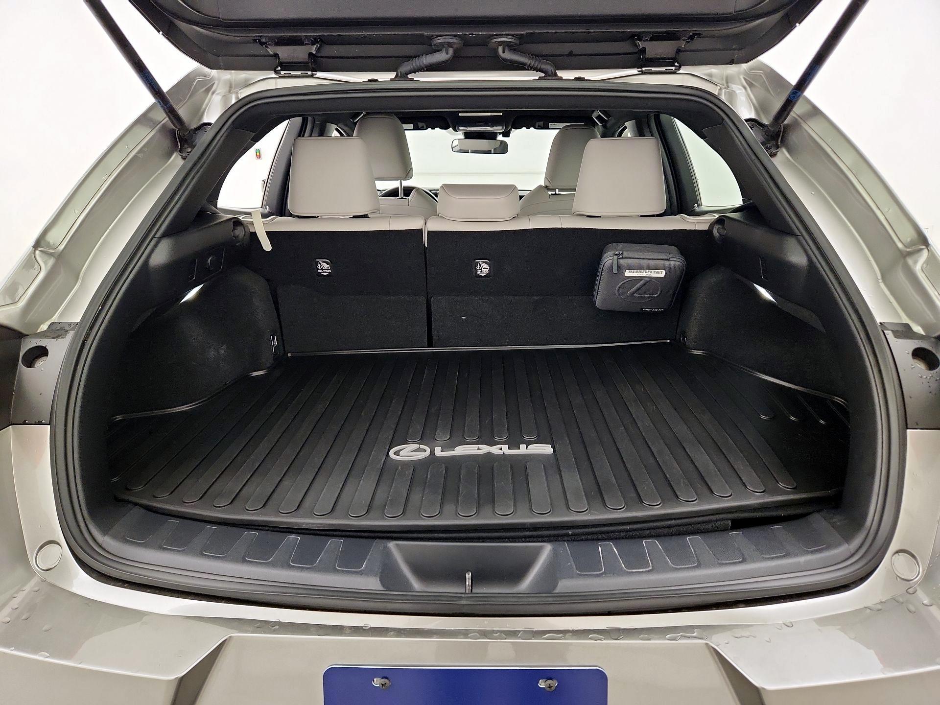 Thumbnail: 2022 Lexus UX - 20