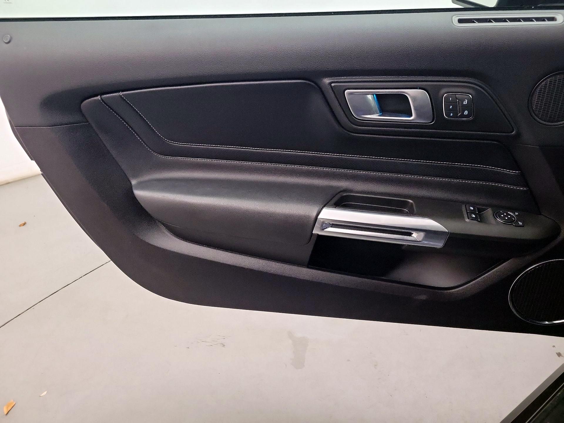 Thumbnail: 2022 Ford Mustang - 10