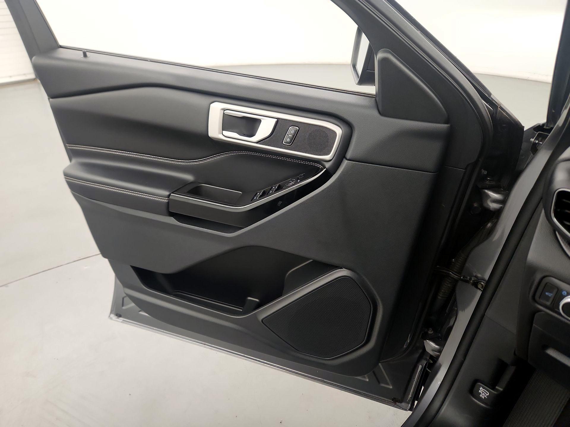 Thumbnail: 2021 Ford Explorer - 12