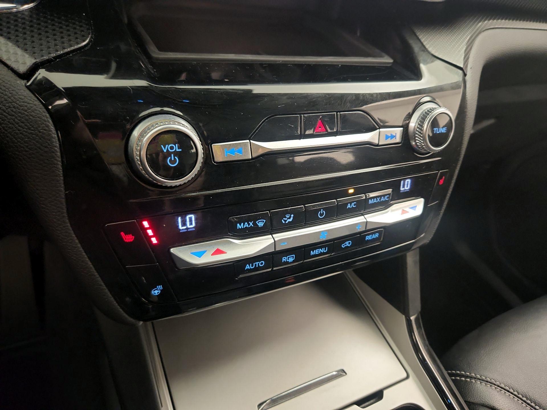 Thumbnail: 2021 Ford Explorer - 16