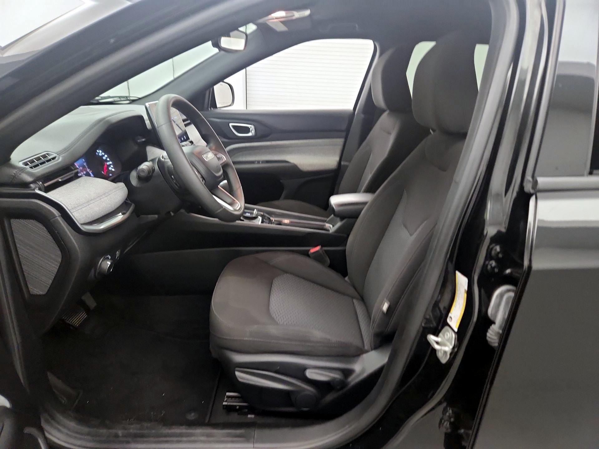 Thumbnail: 2023 Jeep Compass - 11