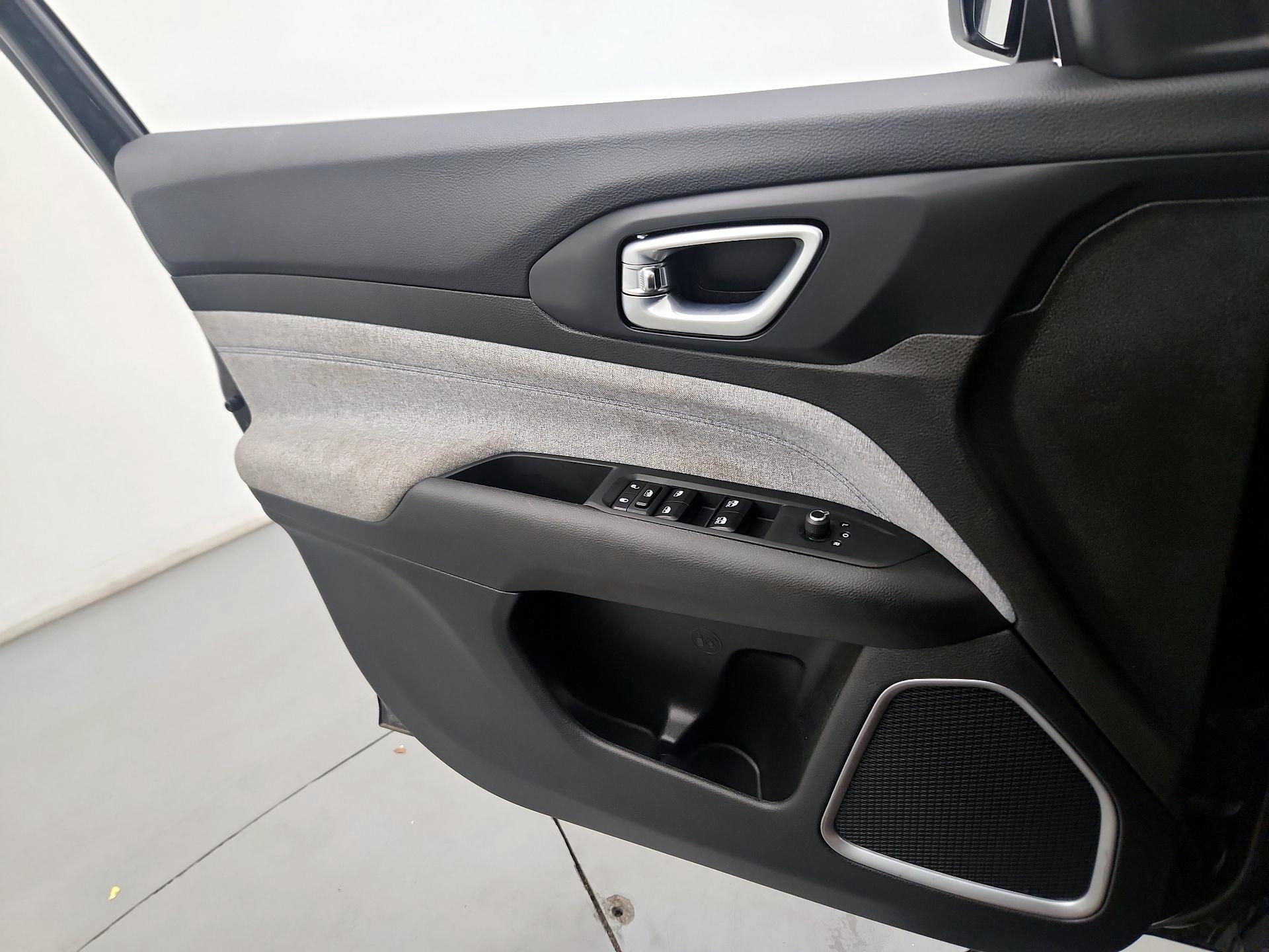 Thumbnail: 2023 Jeep Compass - 12