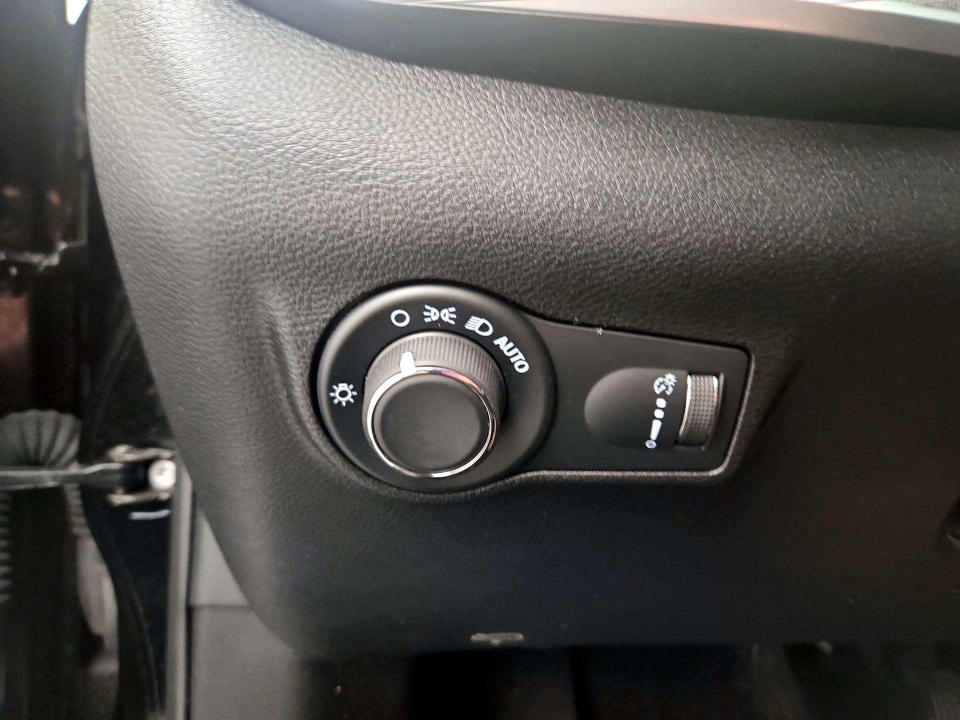 Thumbnail: 2023 Jeep Compass - 13