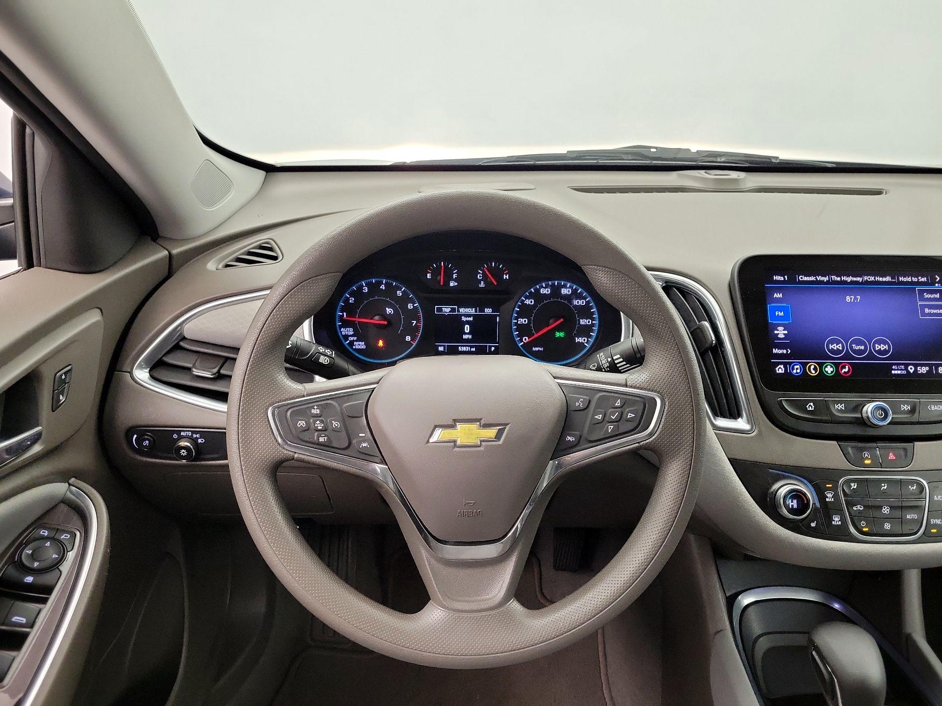 Thumbnail: 2021 Chevrolet Malibu - 10
