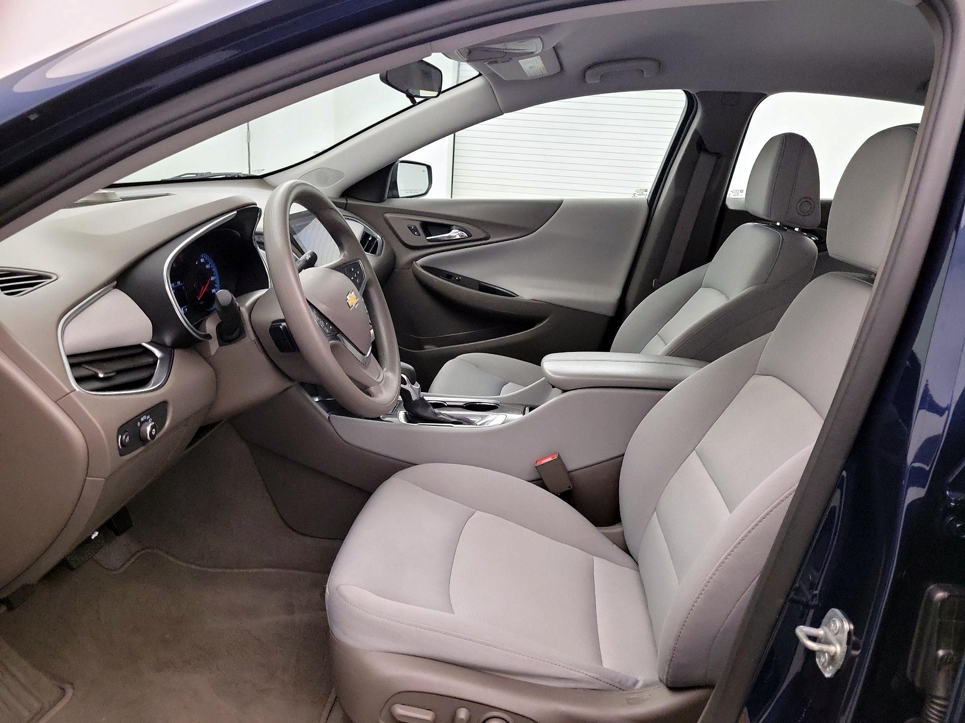 Thumbnail: 2021 Chevrolet Malibu - 11