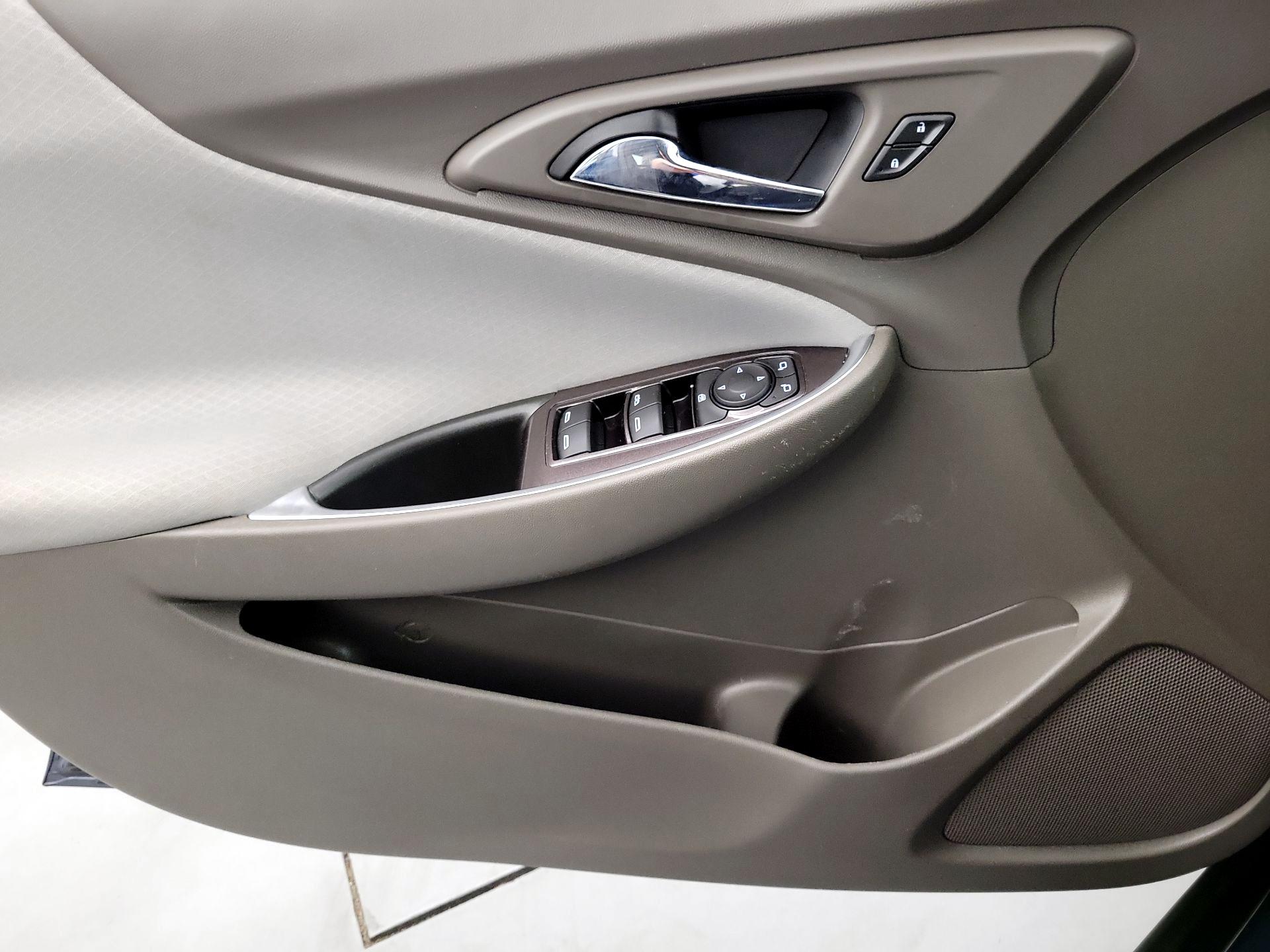 Thumbnail: 2021 Chevrolet Malibu - 12