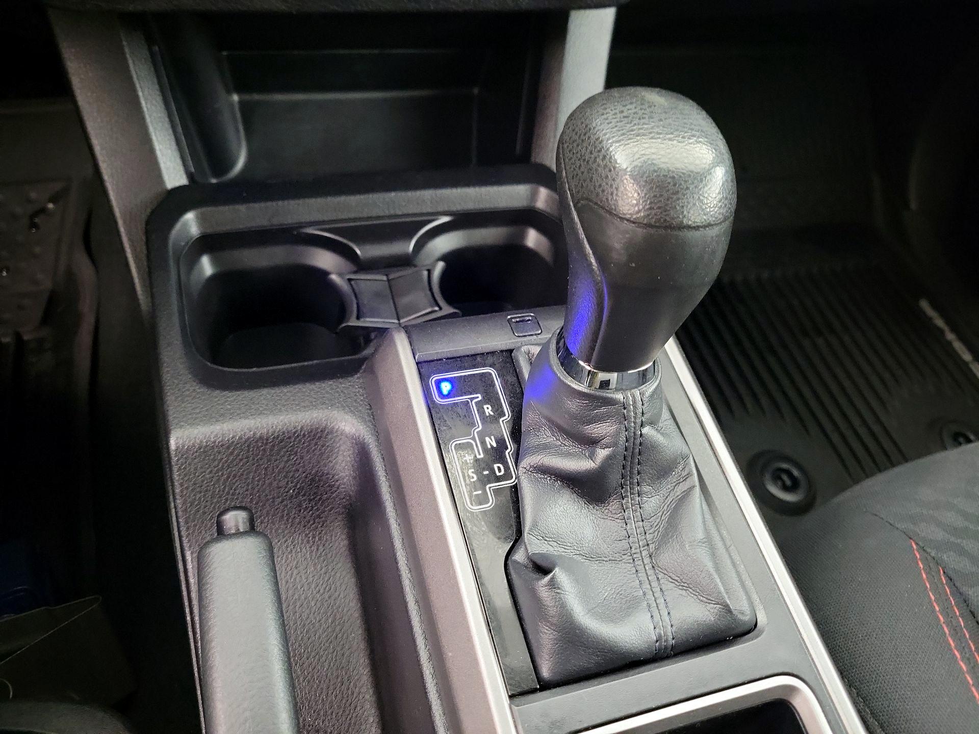 Thumbnail: 2020 Toyota Tacoma - 16