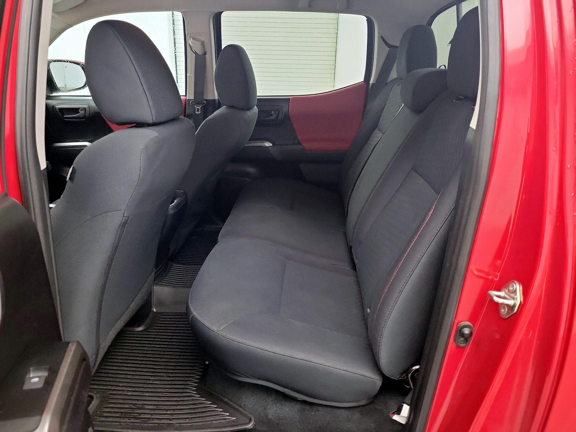 Thumbnail: 2020 Toyota Tacoma - 18