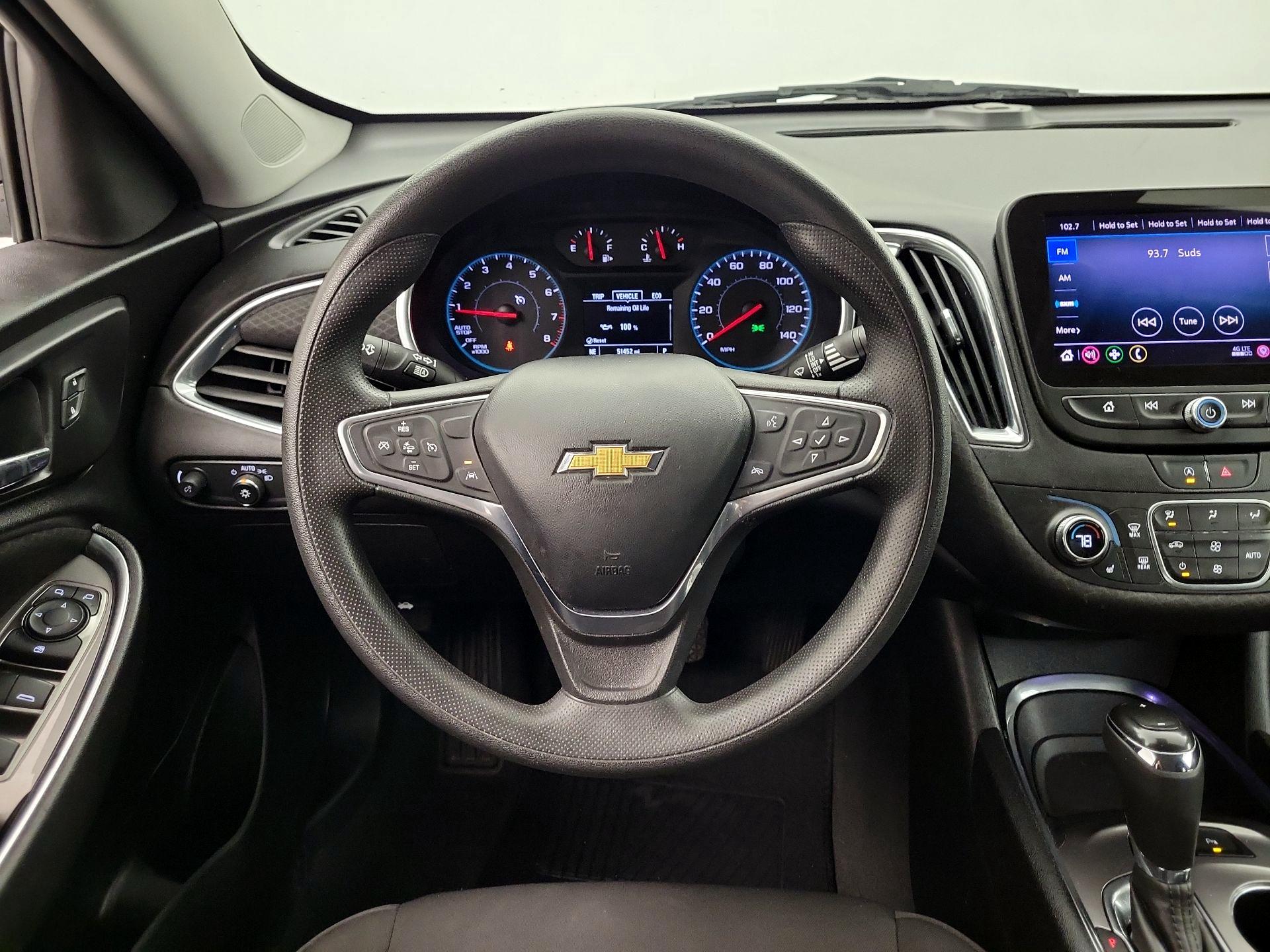 Thumbnail: 2020 Chevrolet Malibu - 10