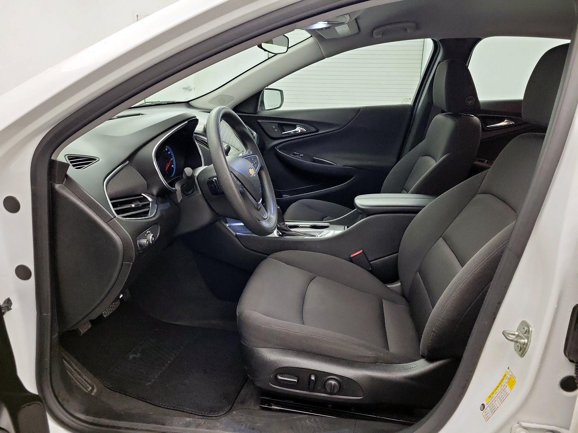 Thumbnail: 2020 Chevrolet Malibu - 11