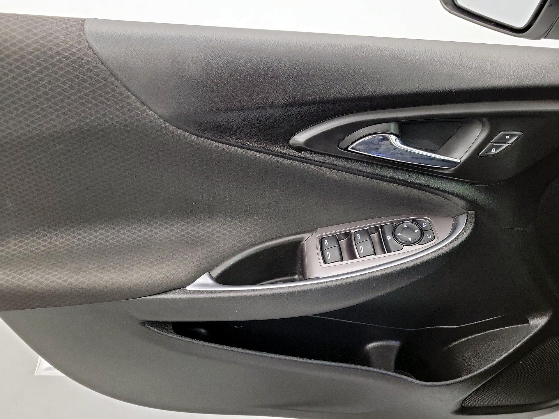 Thumbnail: 2020 Chevrolet Malibu - 12