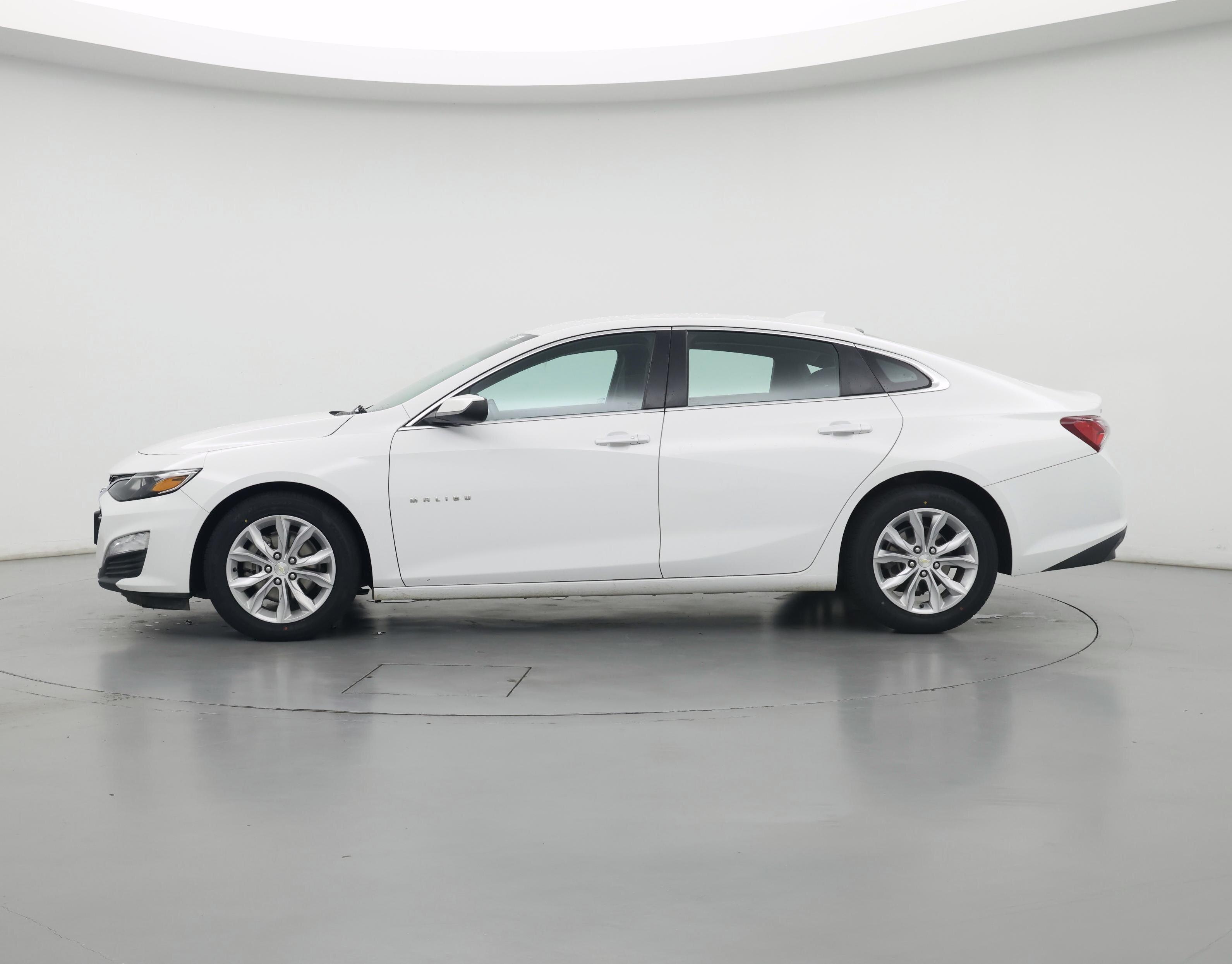 Thumbnail: 2020 Chevrolet Malibu - 3
