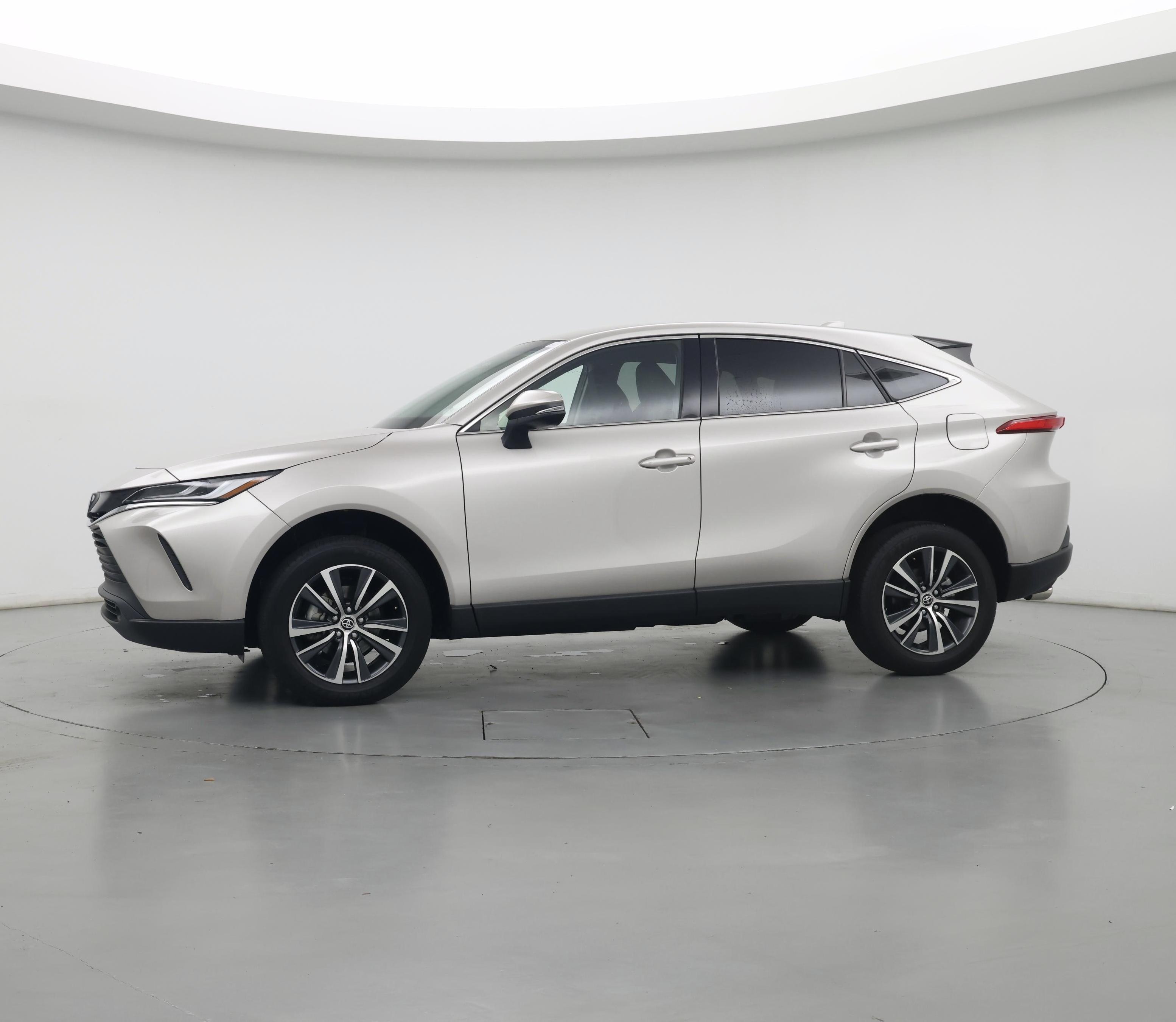 Thumbnail: 2023 Toyota Venza - 4