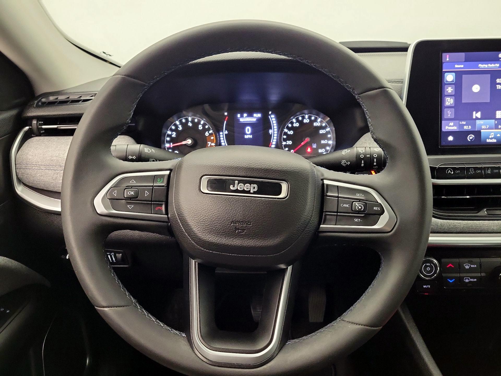 Thumbnail: 2022 Jeep Compass - 10