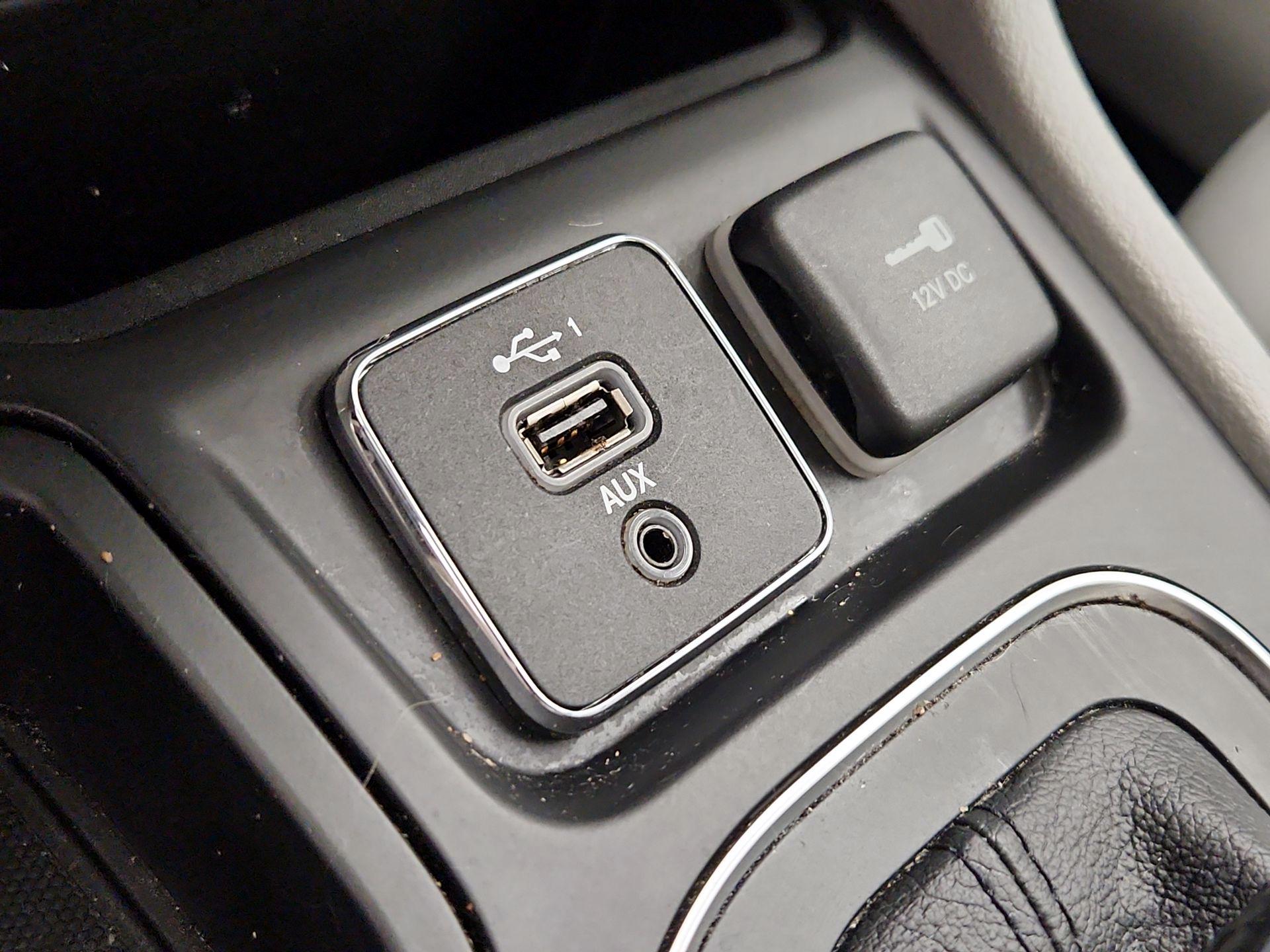Thumbnail: 2021 Jeep Cherokee - 18