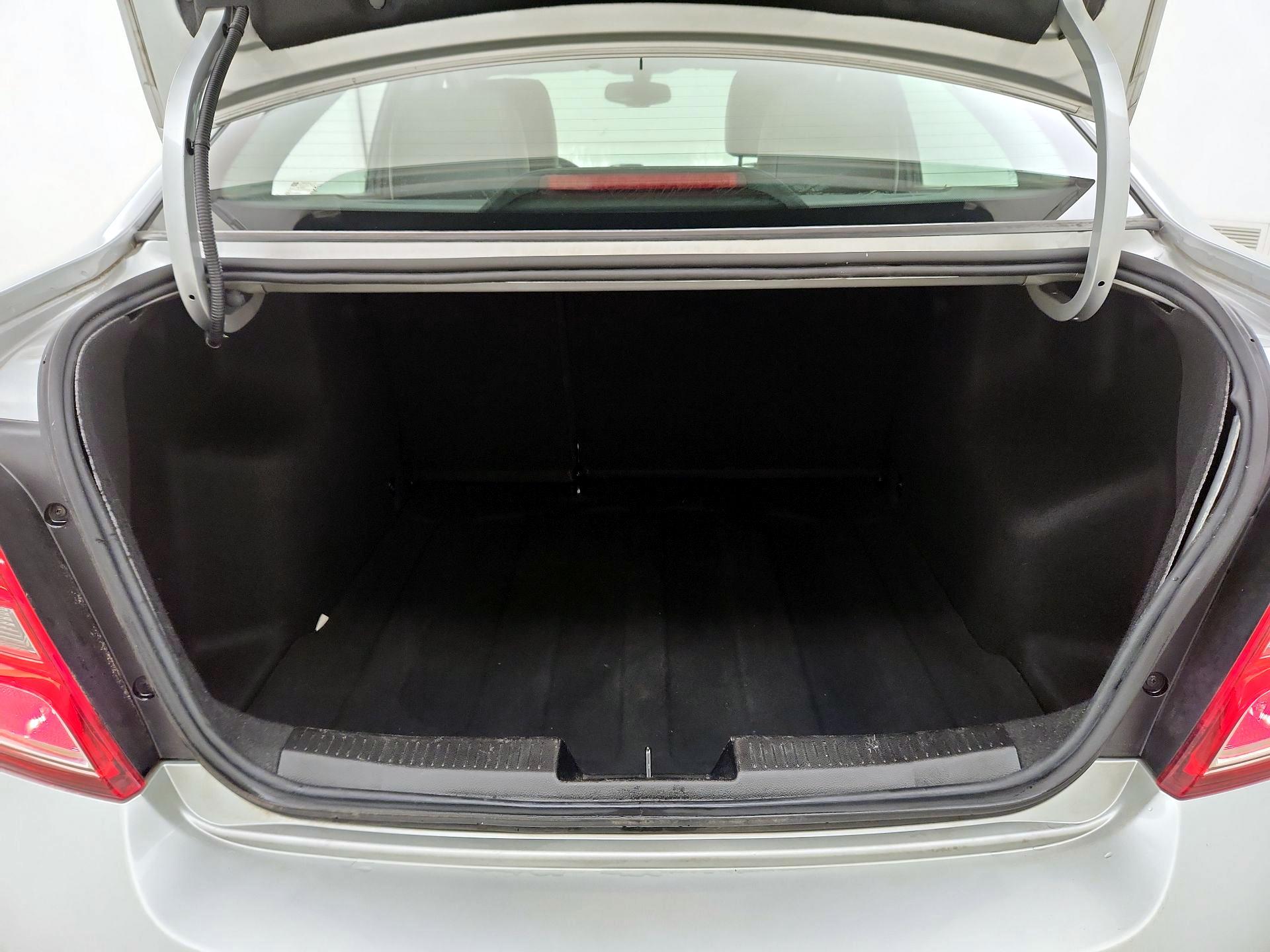 Thumbnail: 2020 Chevrolet Sonic - 20