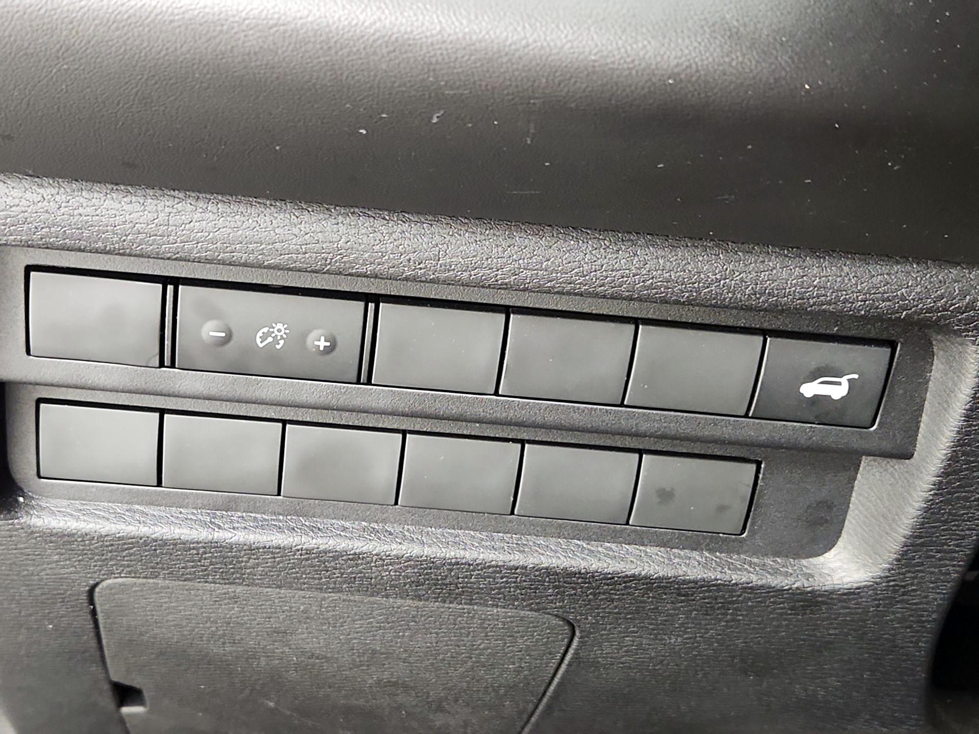 Thumbnail: 2024 Mitsubishi Outlander - 13