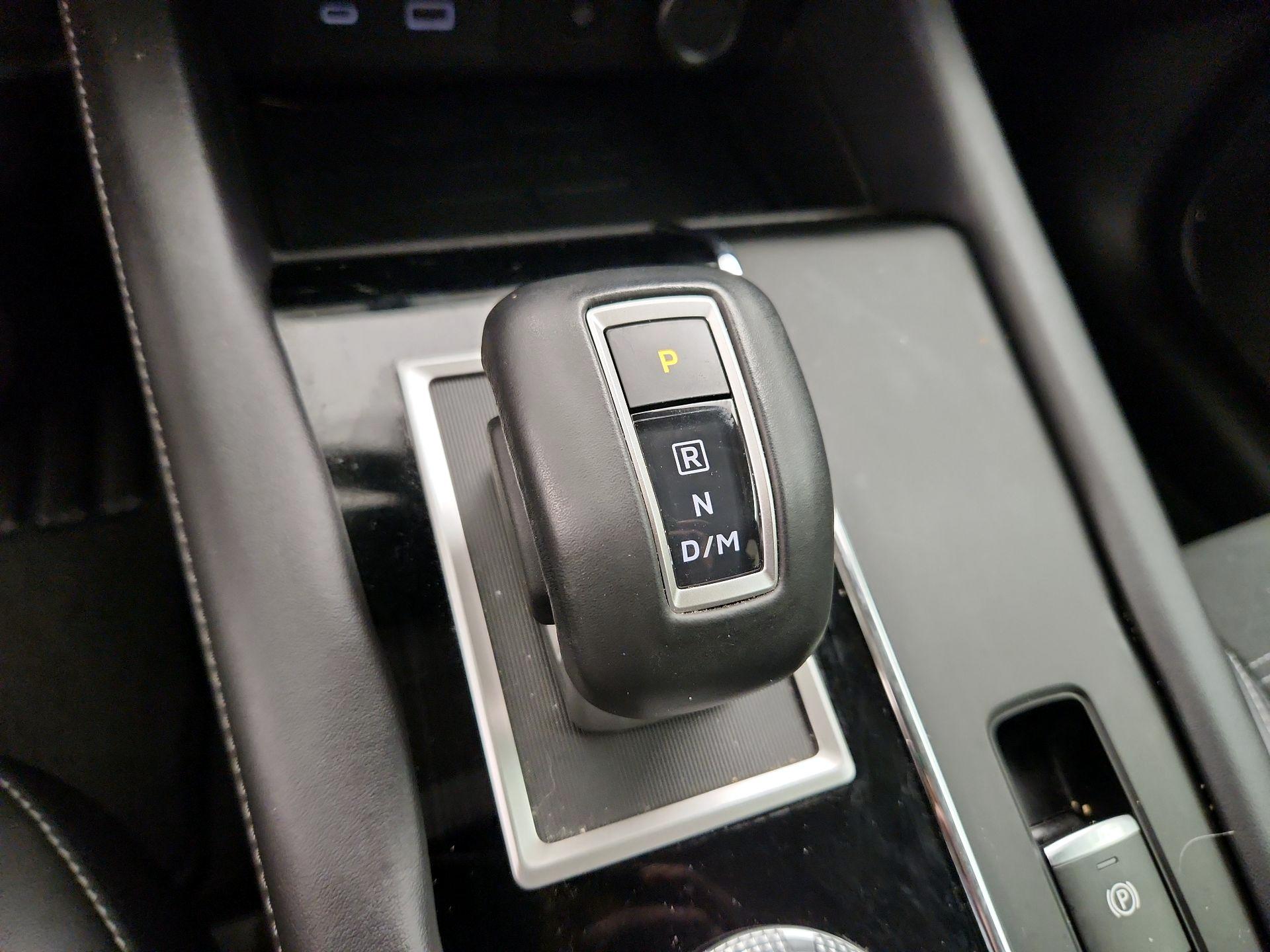 Thumbnail: 2024 Mitsubishi Outlander - 18