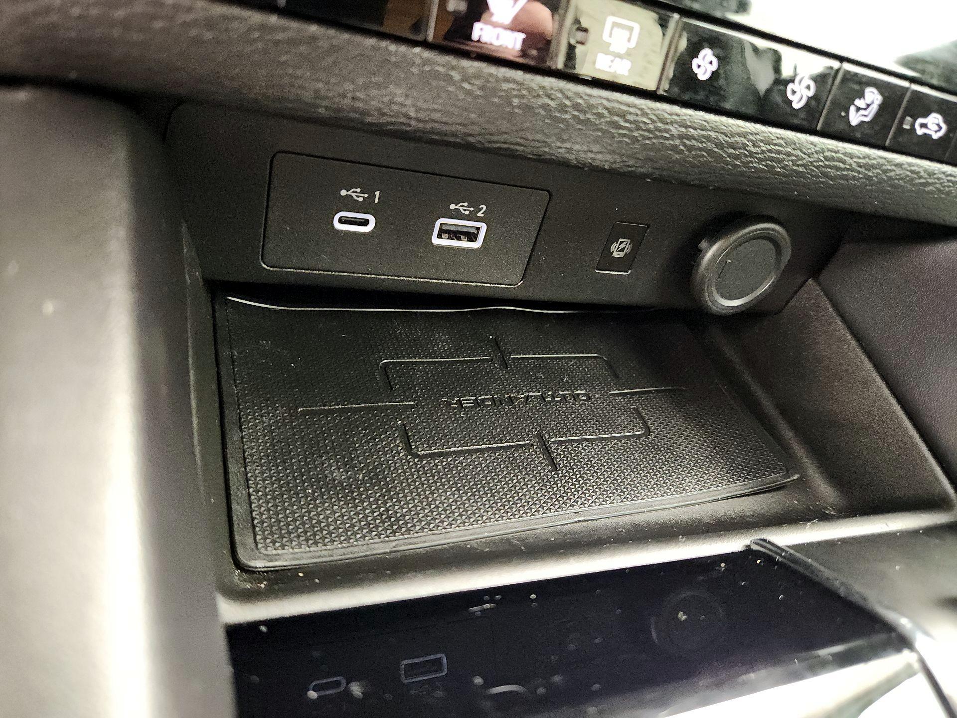 Thumbnail: 2024 Mitsubishi Outlander - 19