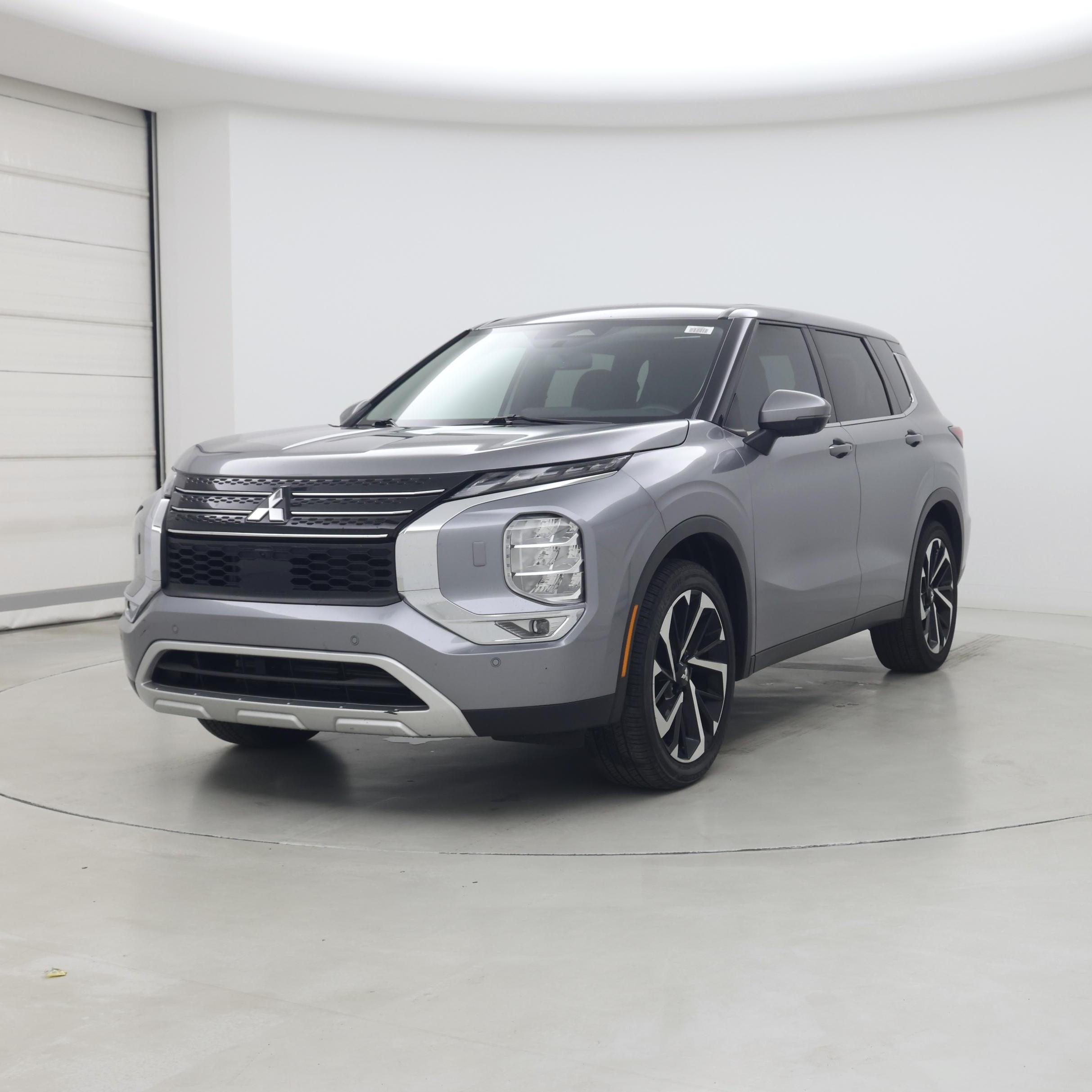 Thumbnail: 2024 Mitsubishi Outlander - 4