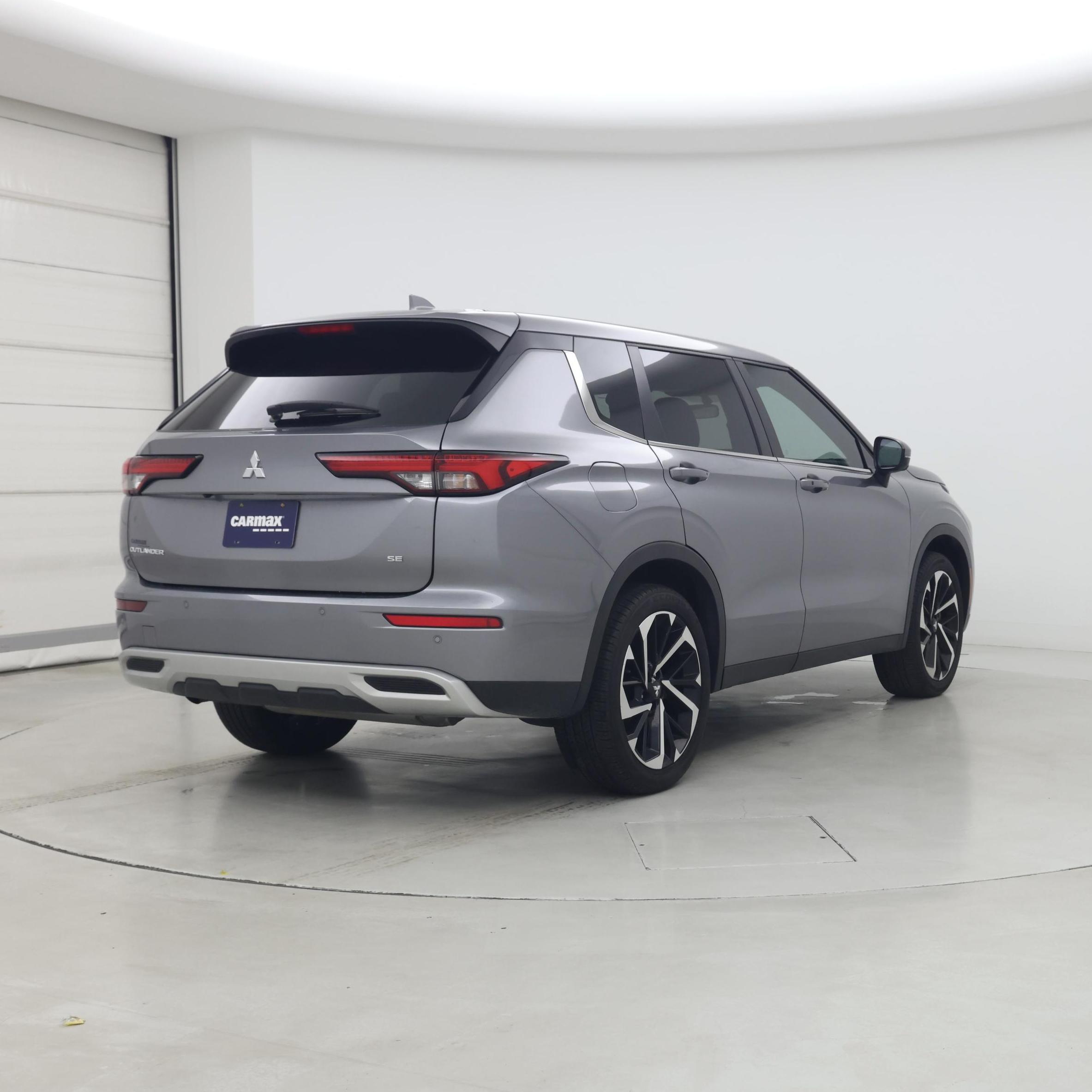 Thumbnail: 2024 Mitsubishi Outlander - 8