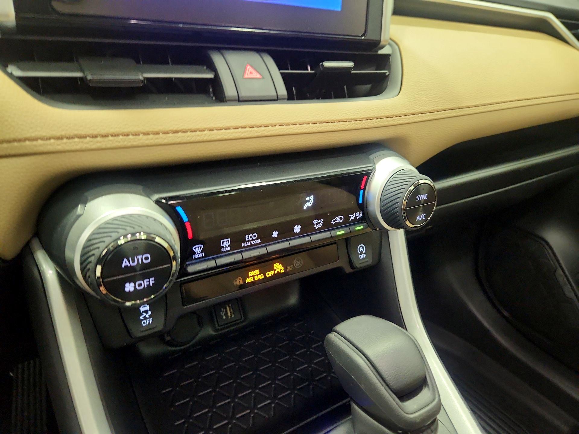 Thumbnail: 2025 Toyota RAV4 - 17