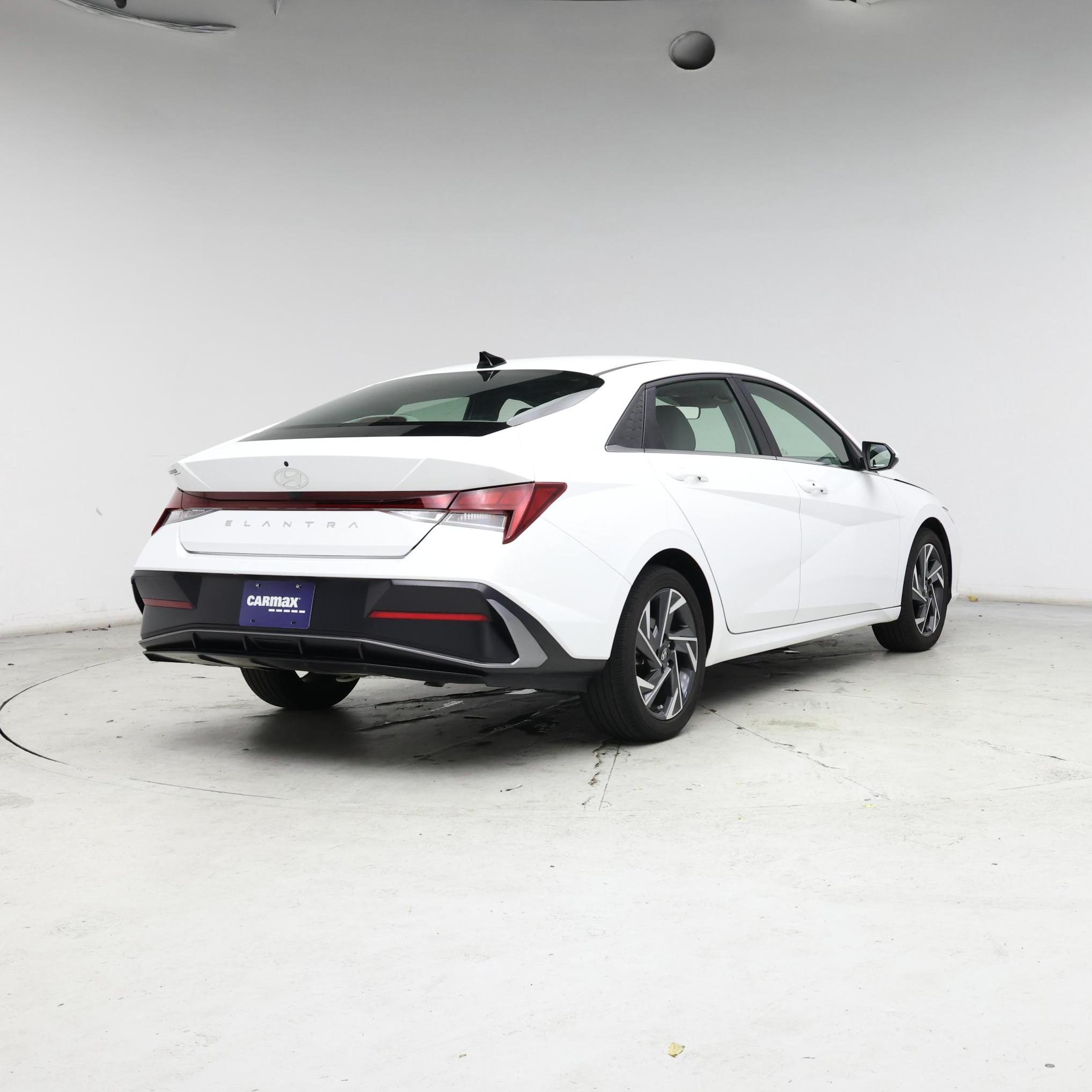 Thumbnail: 2024 Hyundai Elantra - 8