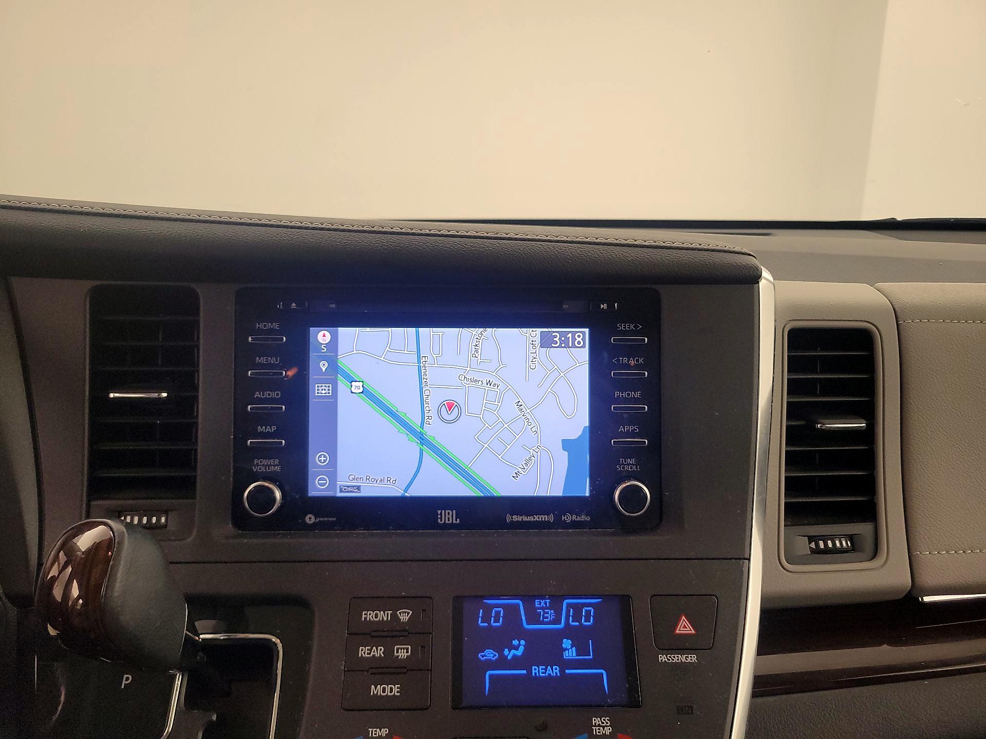 Thumbnail: 2018 Toyota Sienna - 14