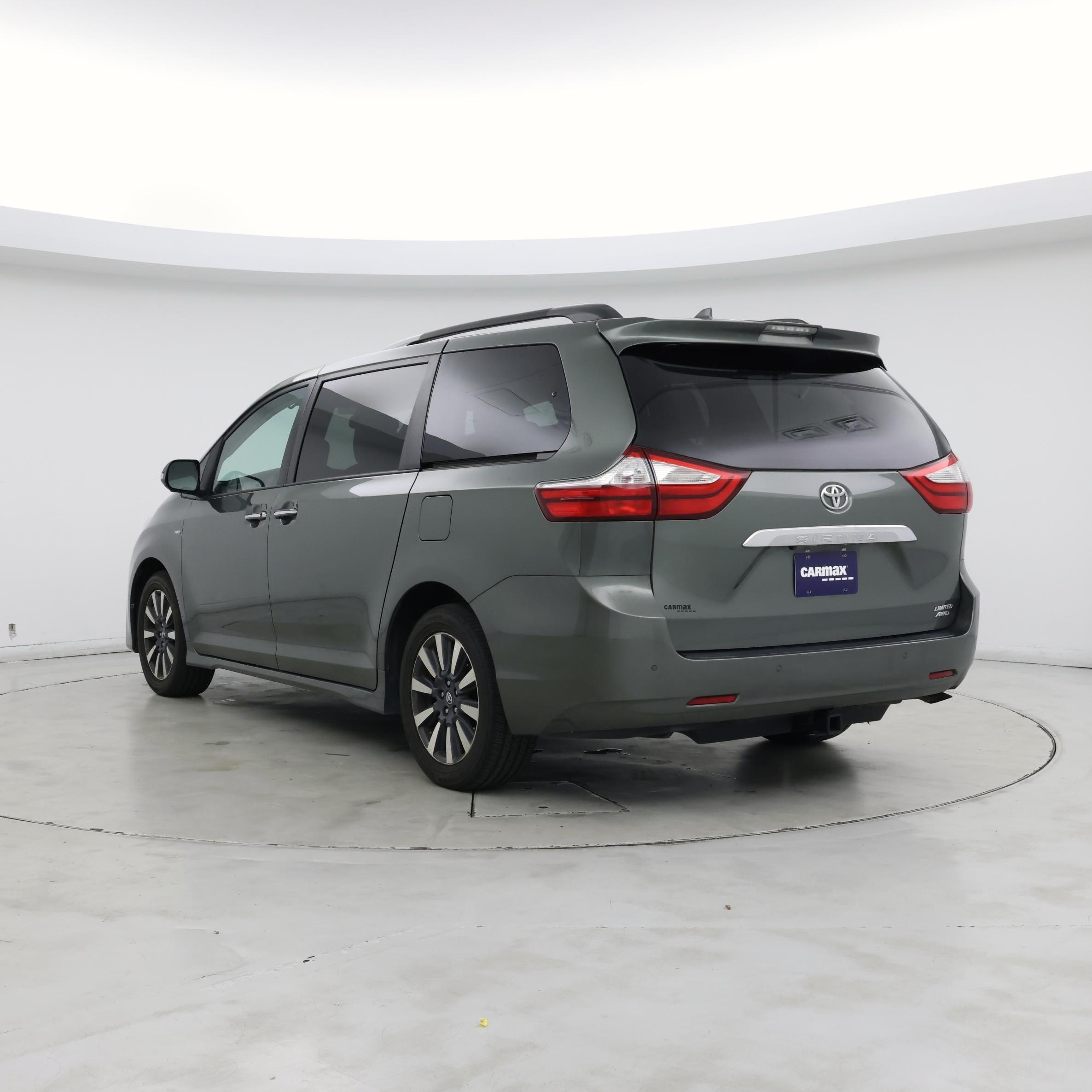 Thumbnail: 2018 Toyota Sienna - 2