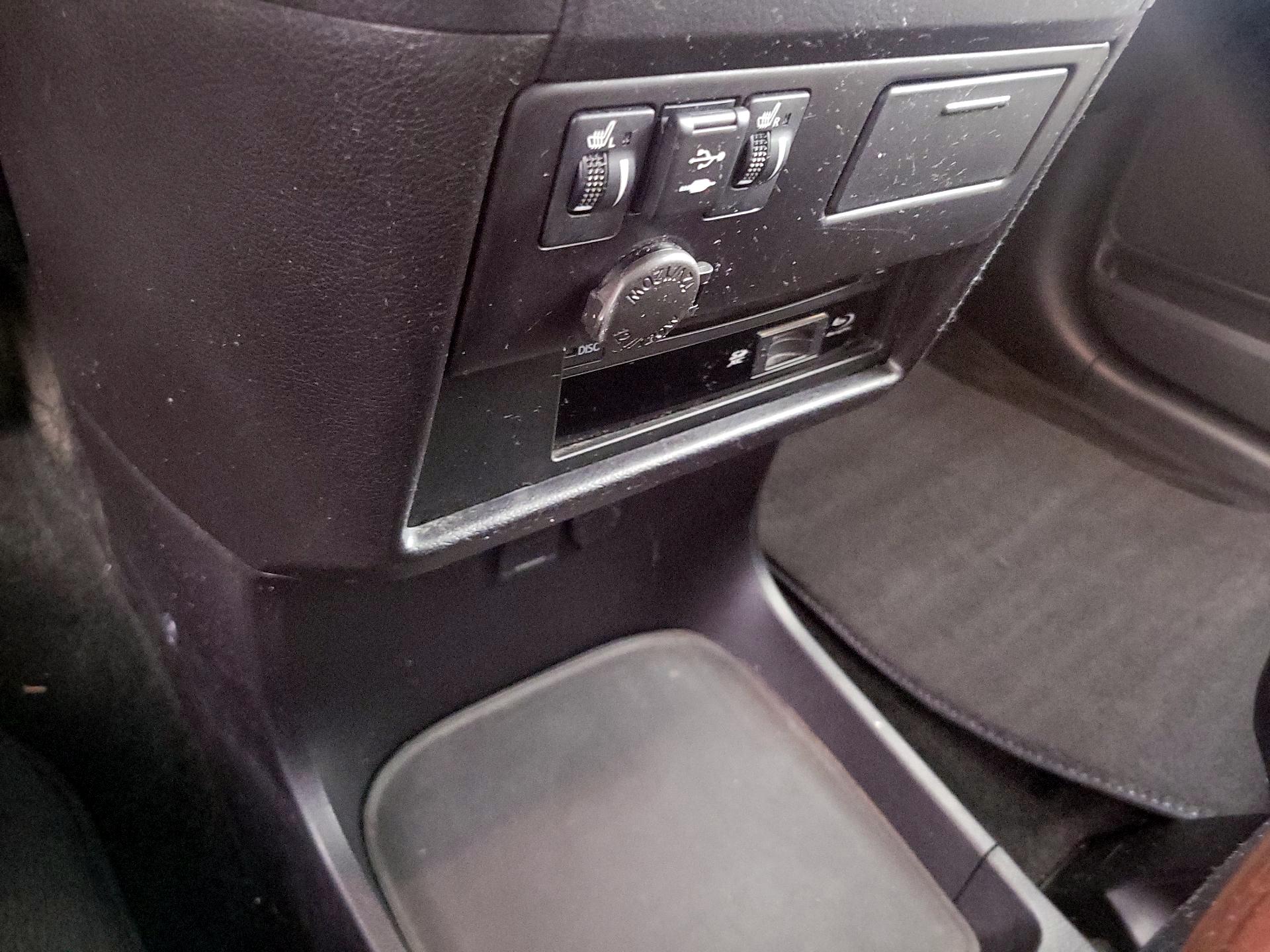 Thumbnail: 2018 Toyota Sienna - 19