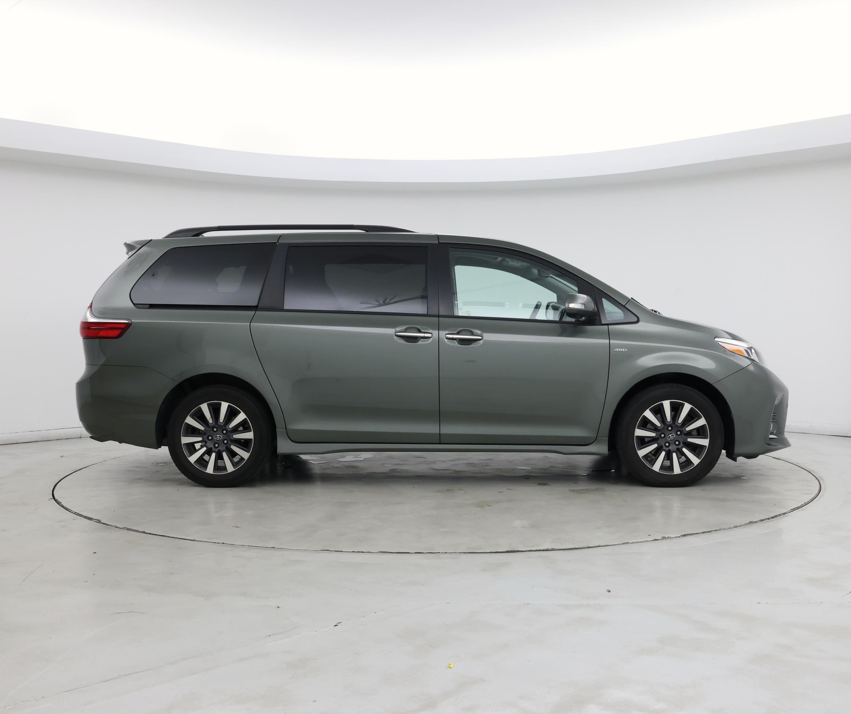 Thumbnail: 2018 Toyota Sienna - 7