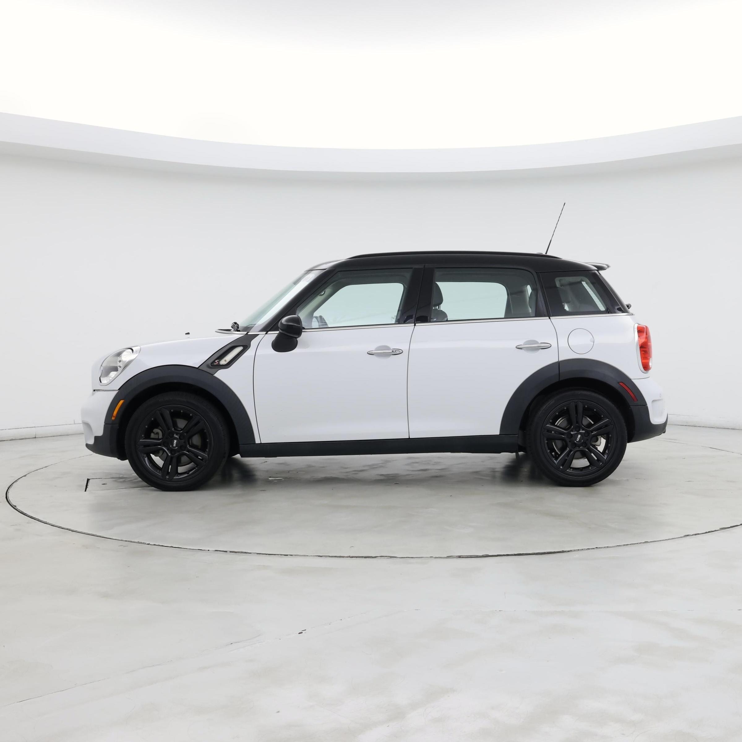 Thumbnail: 2015 MINI Cooper Countryman - 3