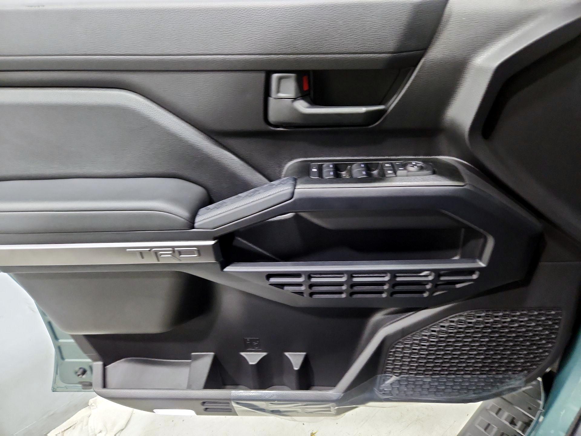 Thumbnail: 2025 Toyota 4Runner - 12