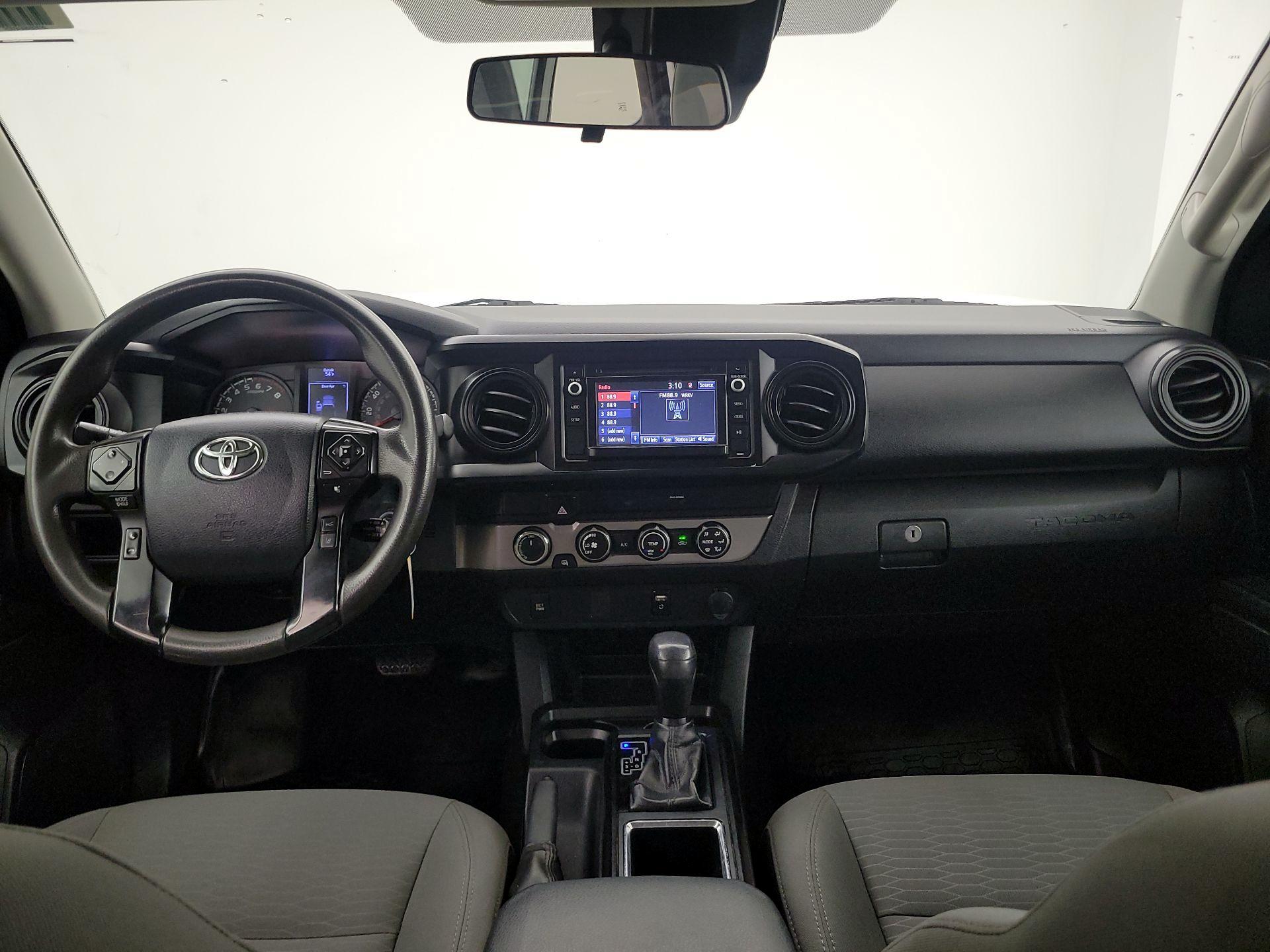 Thumbnail: 2019 Toyota Tacoma - 9