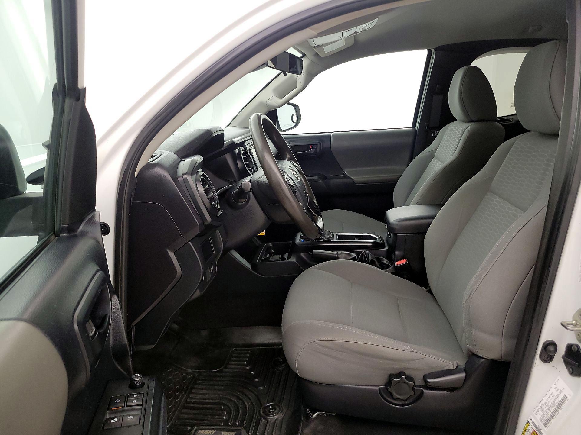 Thumbnail: 2019 Toyota Tacoma - 11