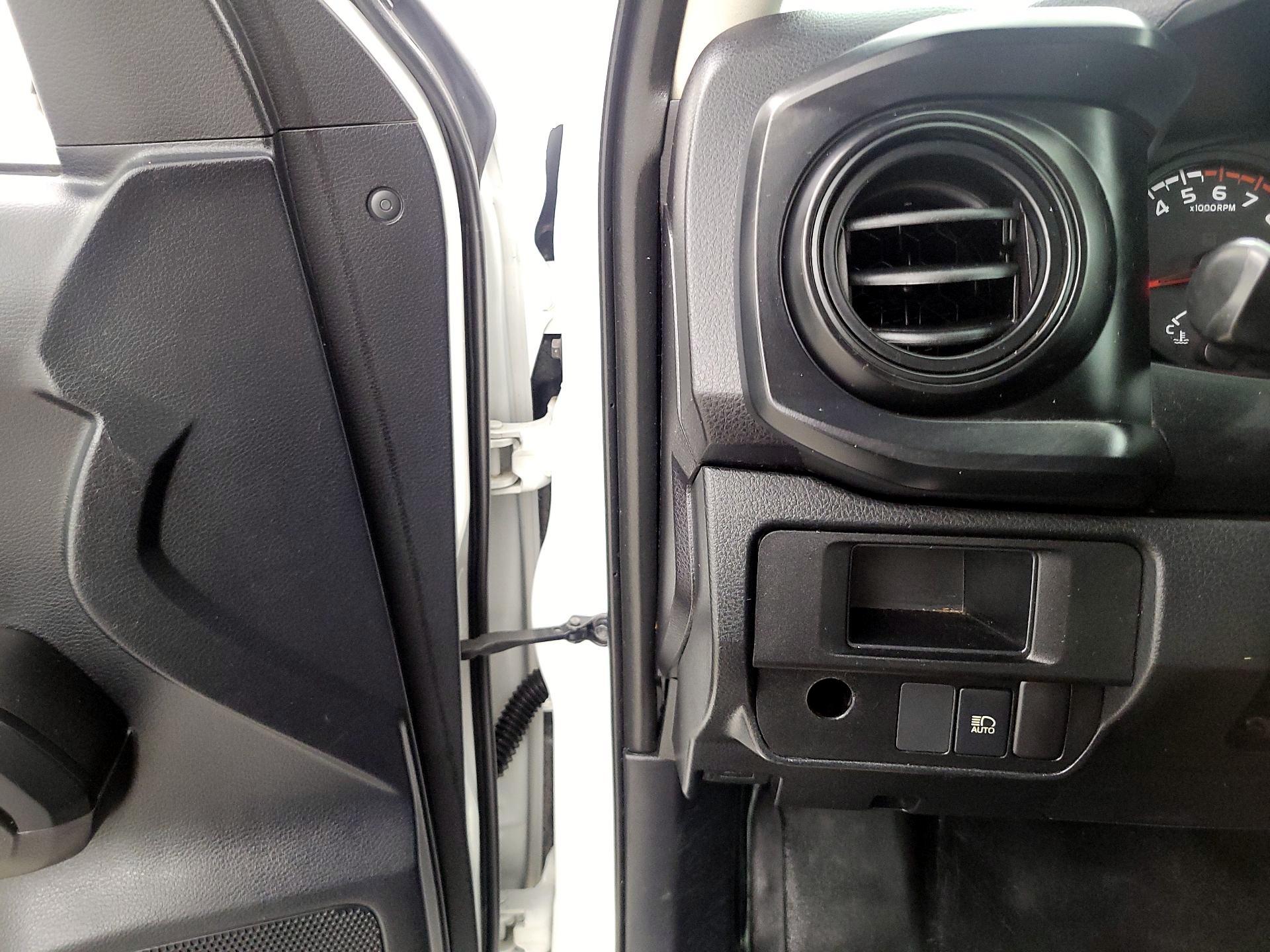 Thumbnail: 2019 Toyota Tacoma - 13