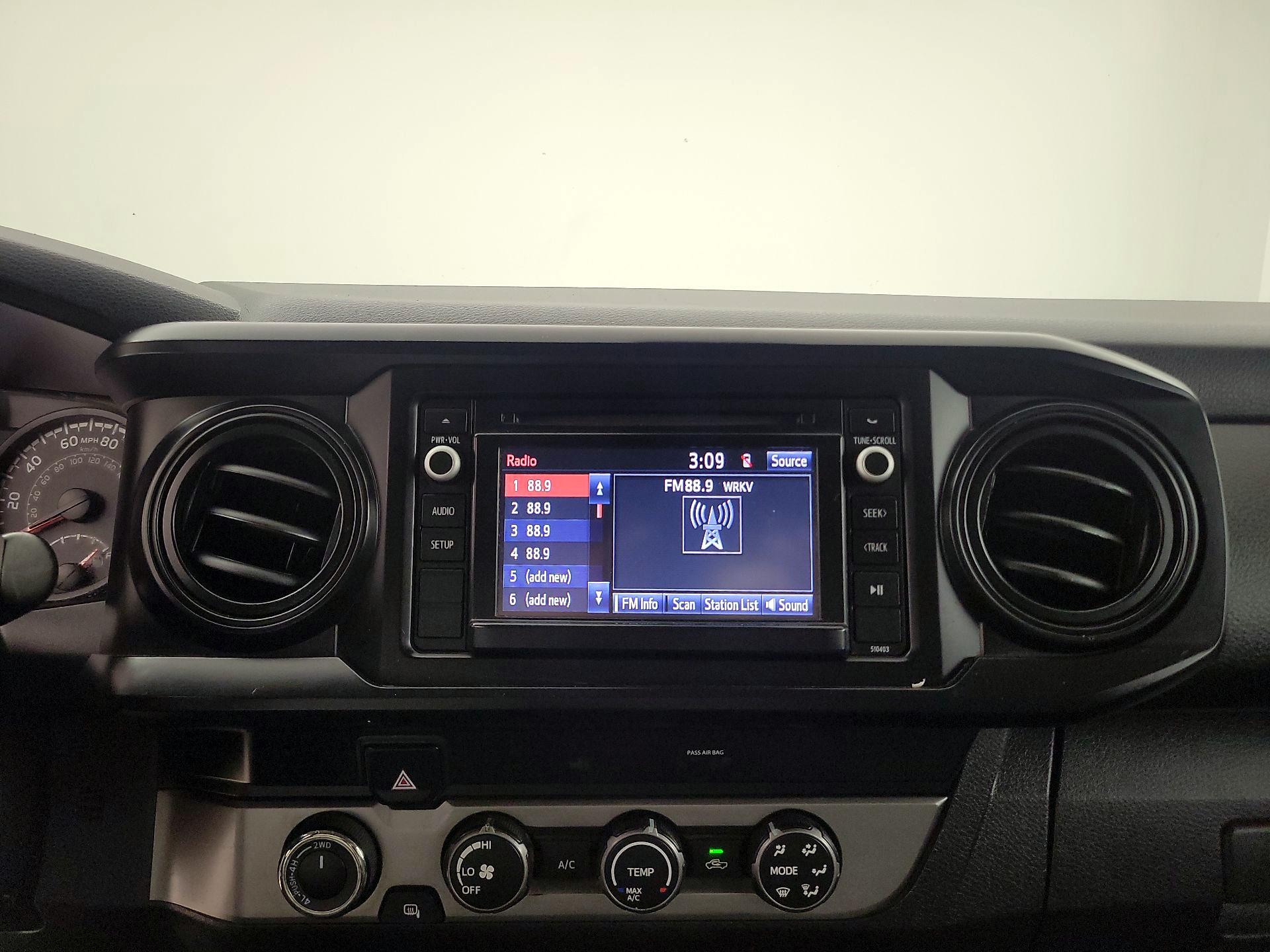 Thumbnail: 2019 Toyota Tacoma - 15