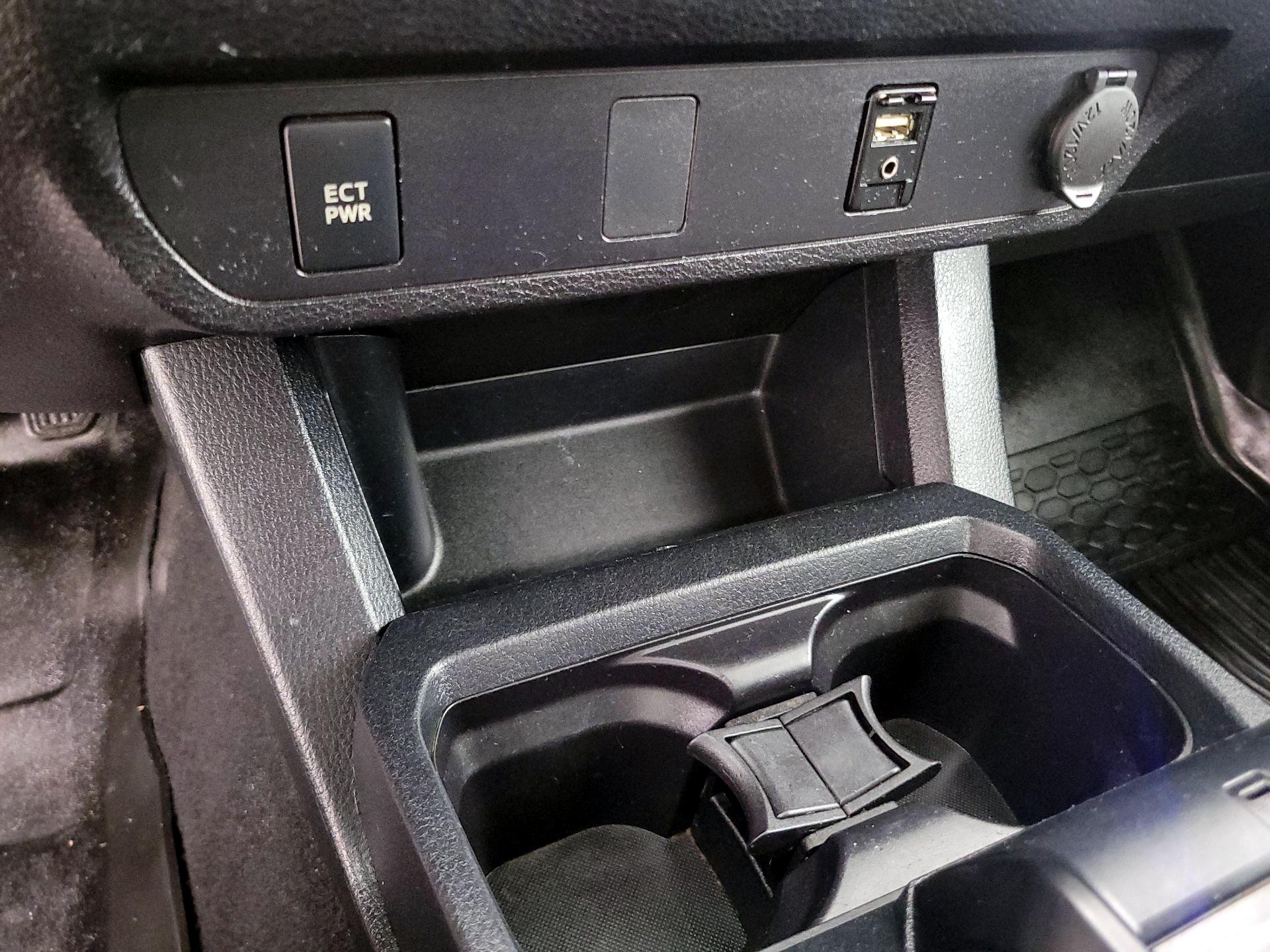 Thumbnail: 2019 Toyota Tacoma - 18