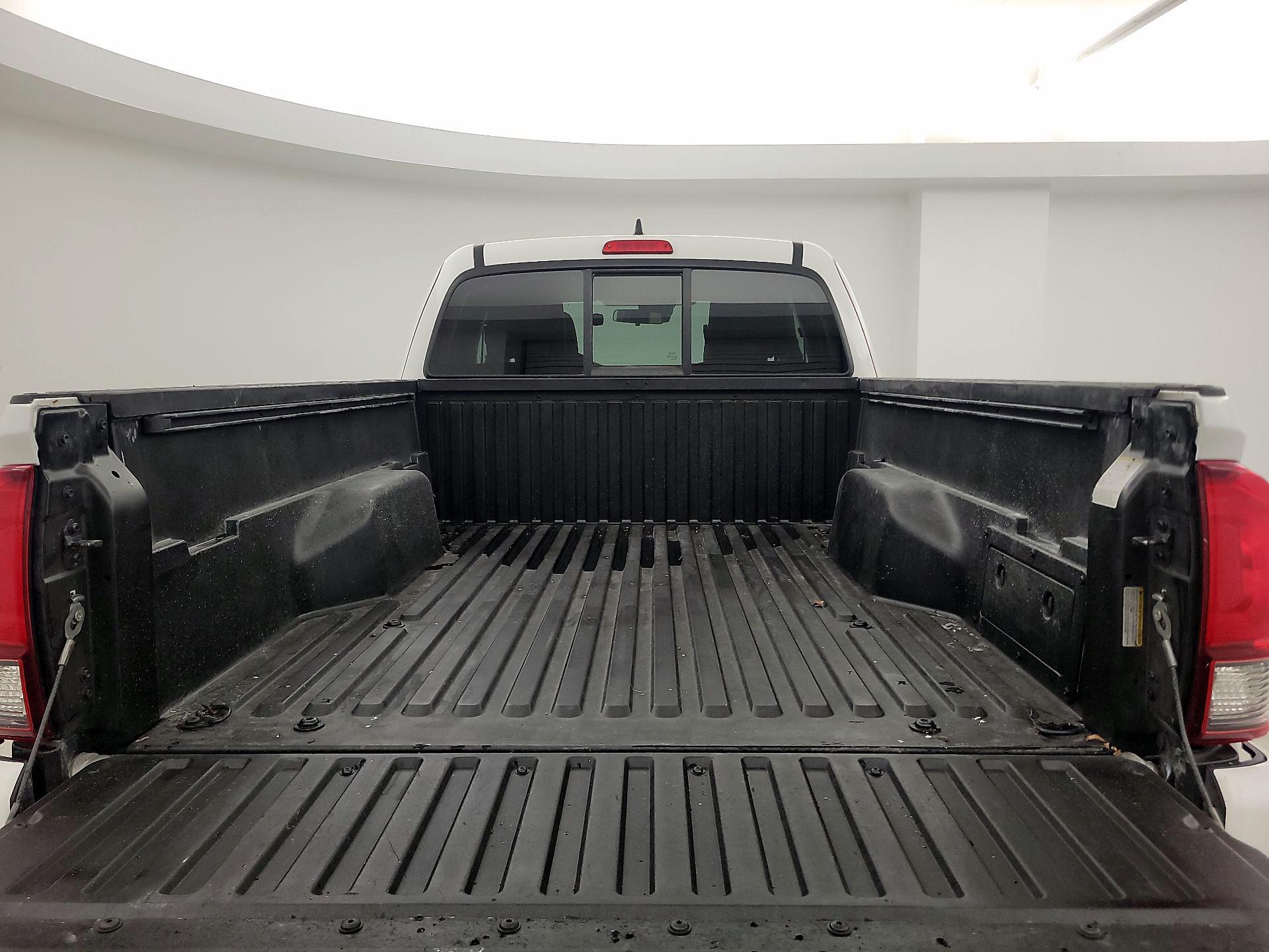 Thumbnail: 2019 Toyota Tacoma - 20