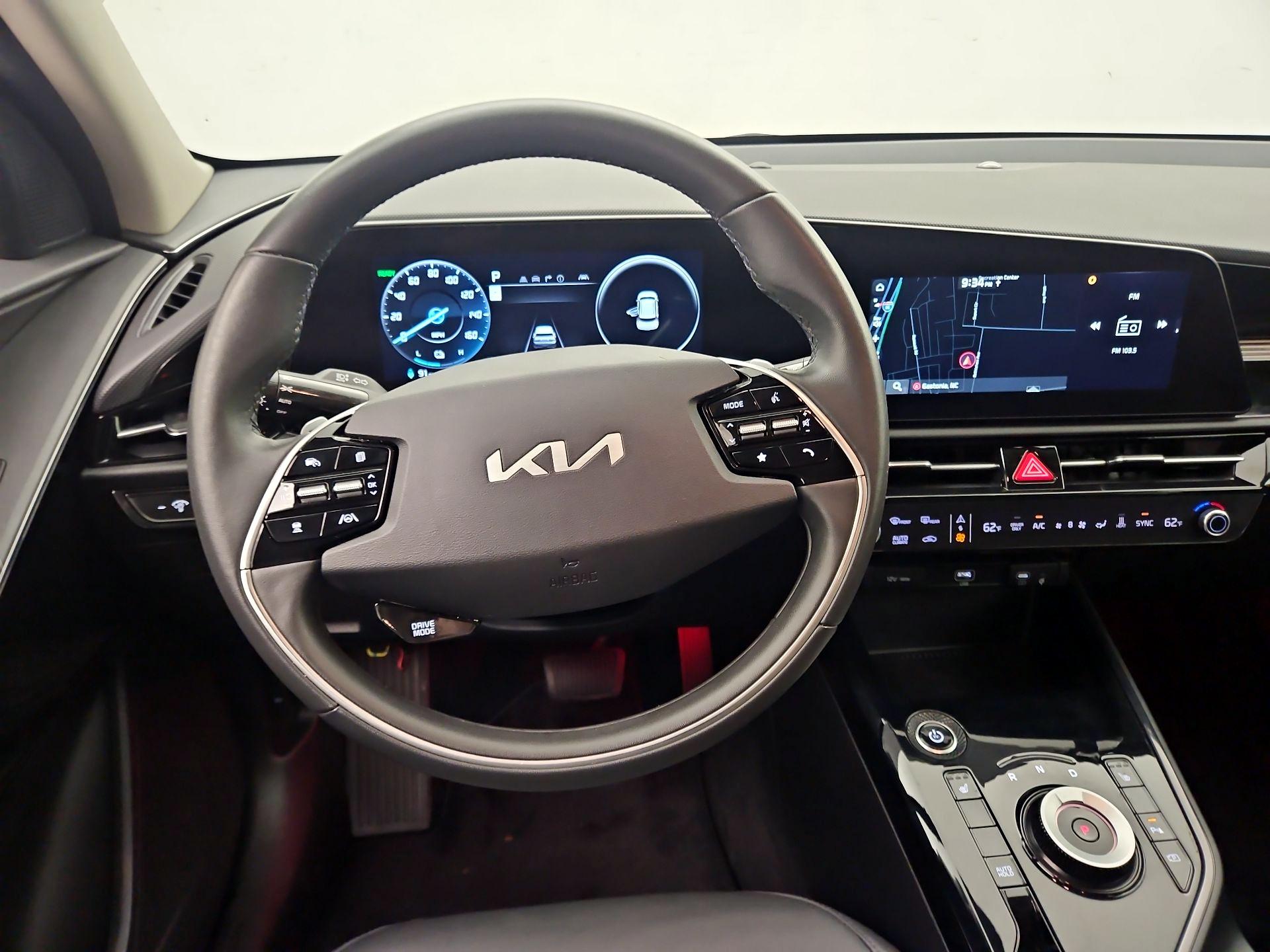 Thumbnail: 2023 Kia Niro - 10
