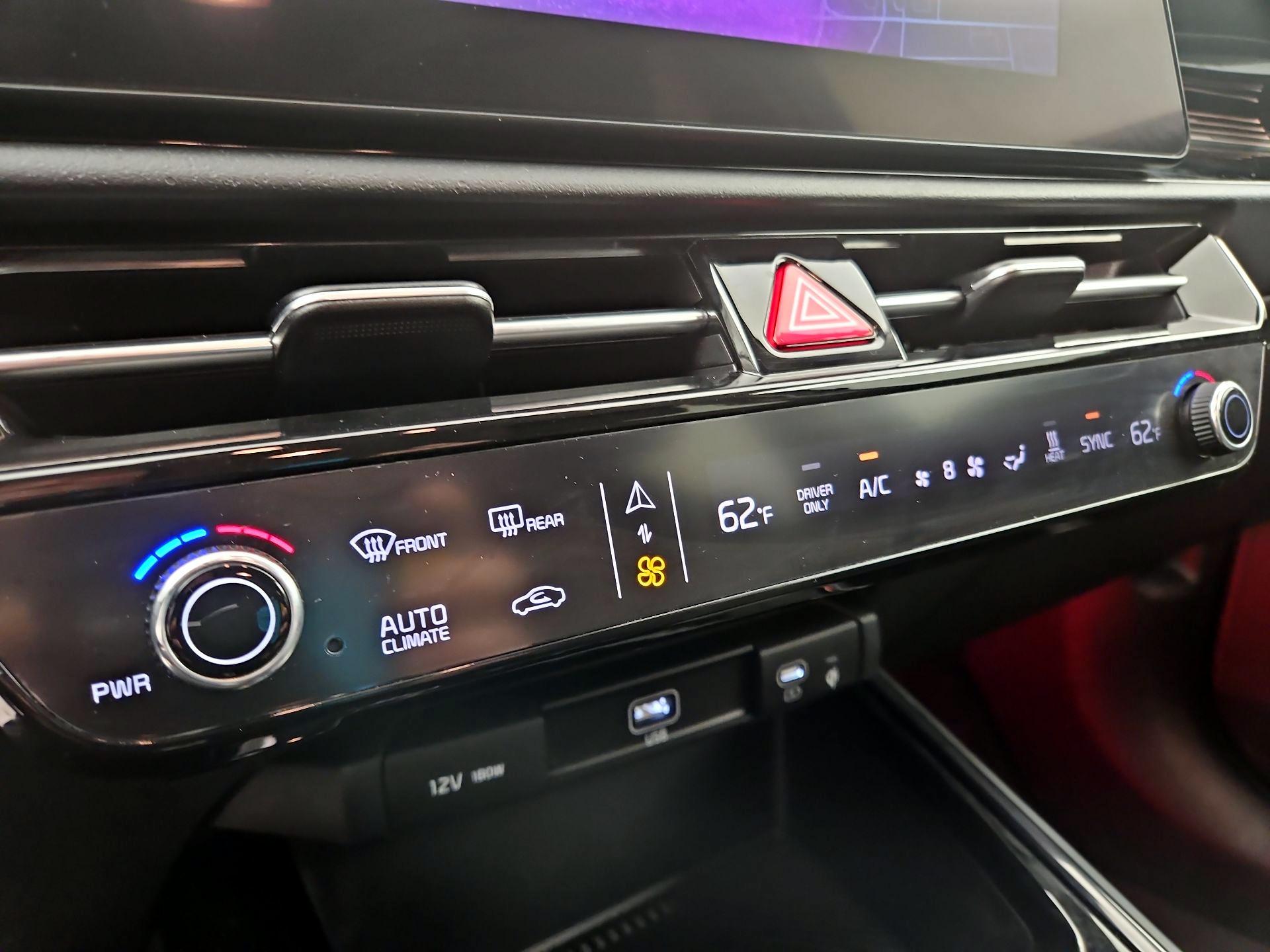 Thumbnail: 2023 Kia Niro - 17