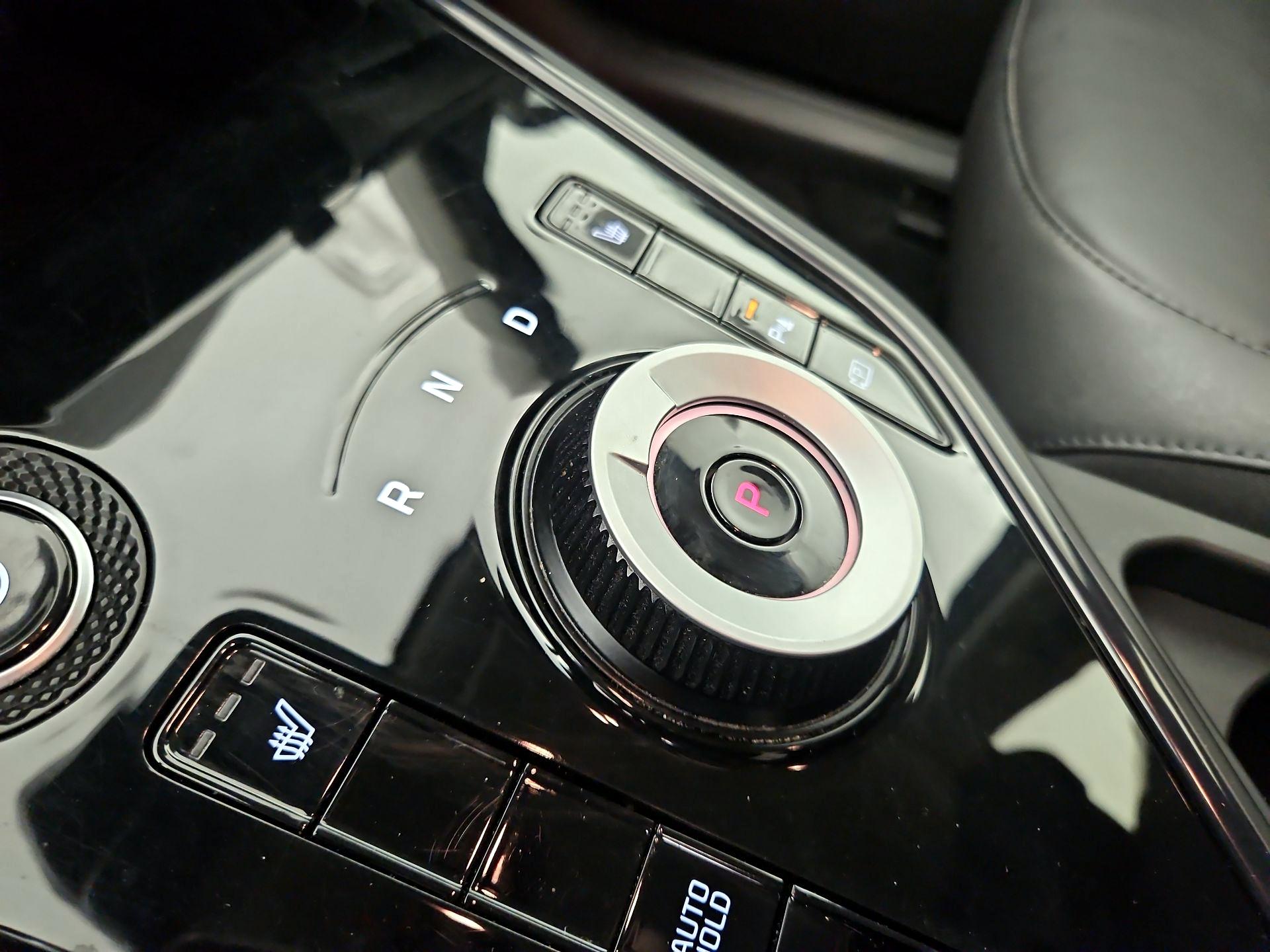 Thumbnail: 2023 Kia Niro - 18
