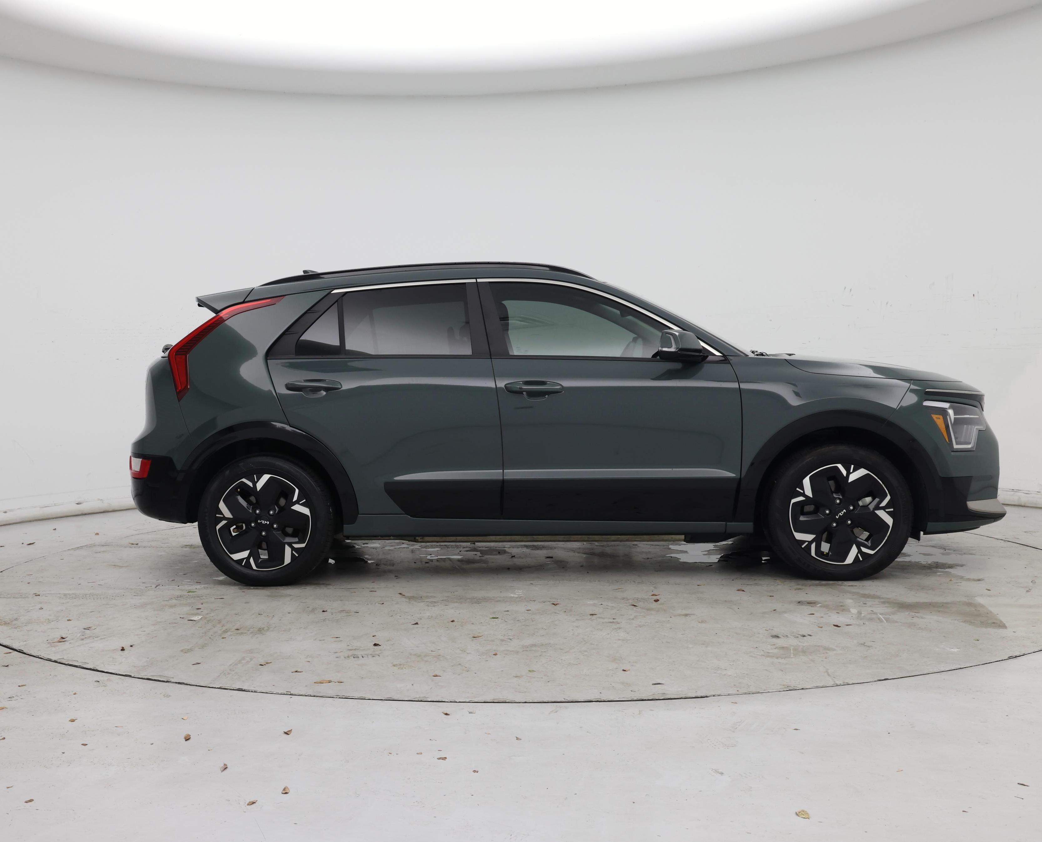 Thumbnail: 2023 Kia Niro - 7