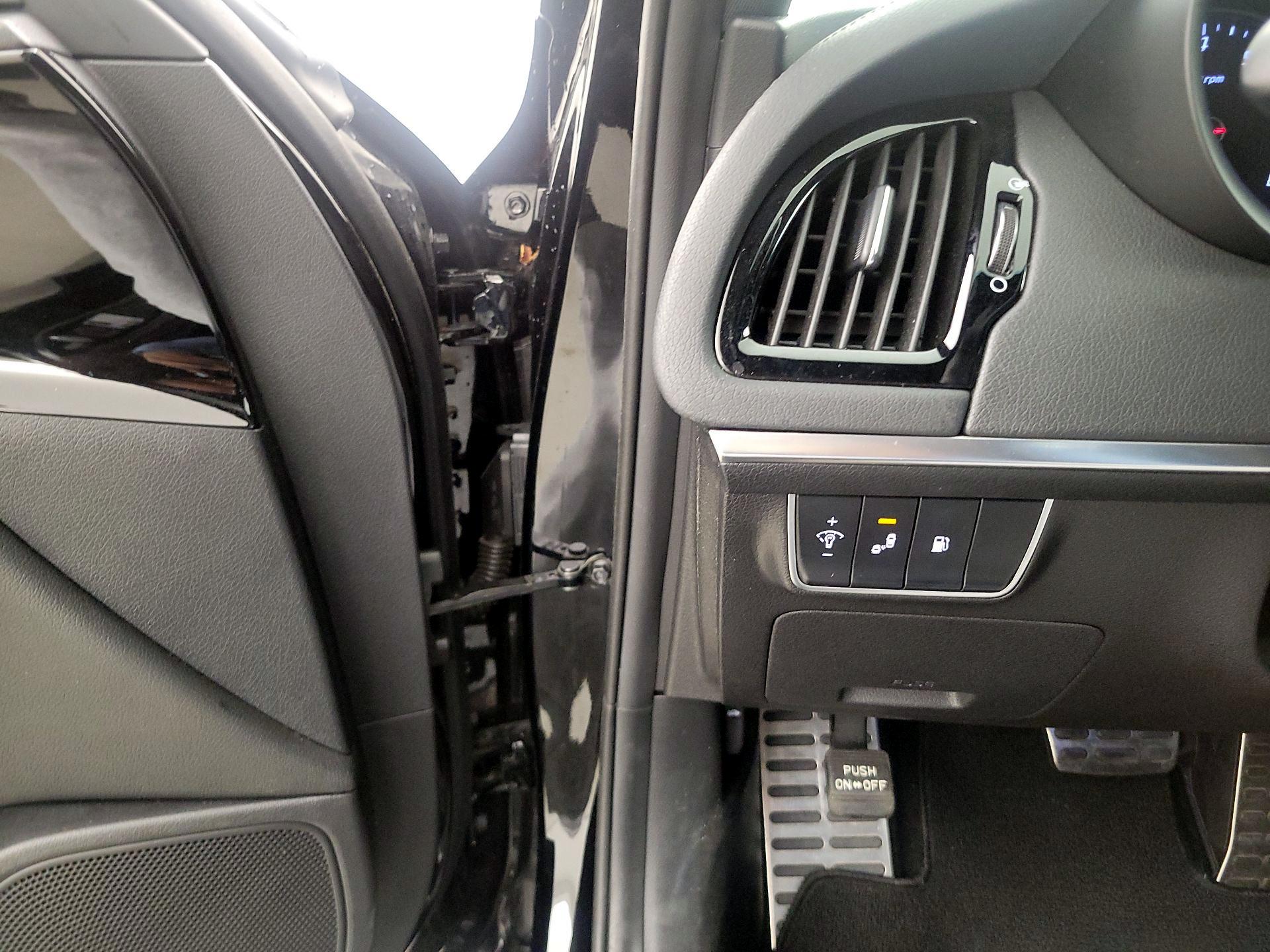 Thumbnail: 2020 Kia Stinger - 13