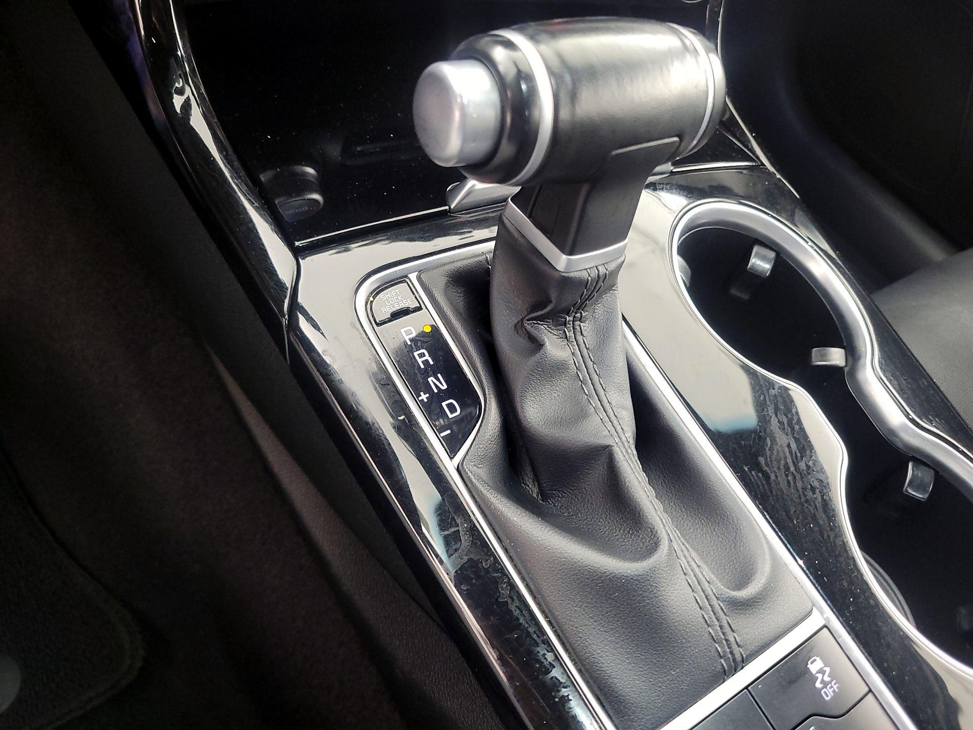 Thumbnail: 2020 Kia Stinger - 17