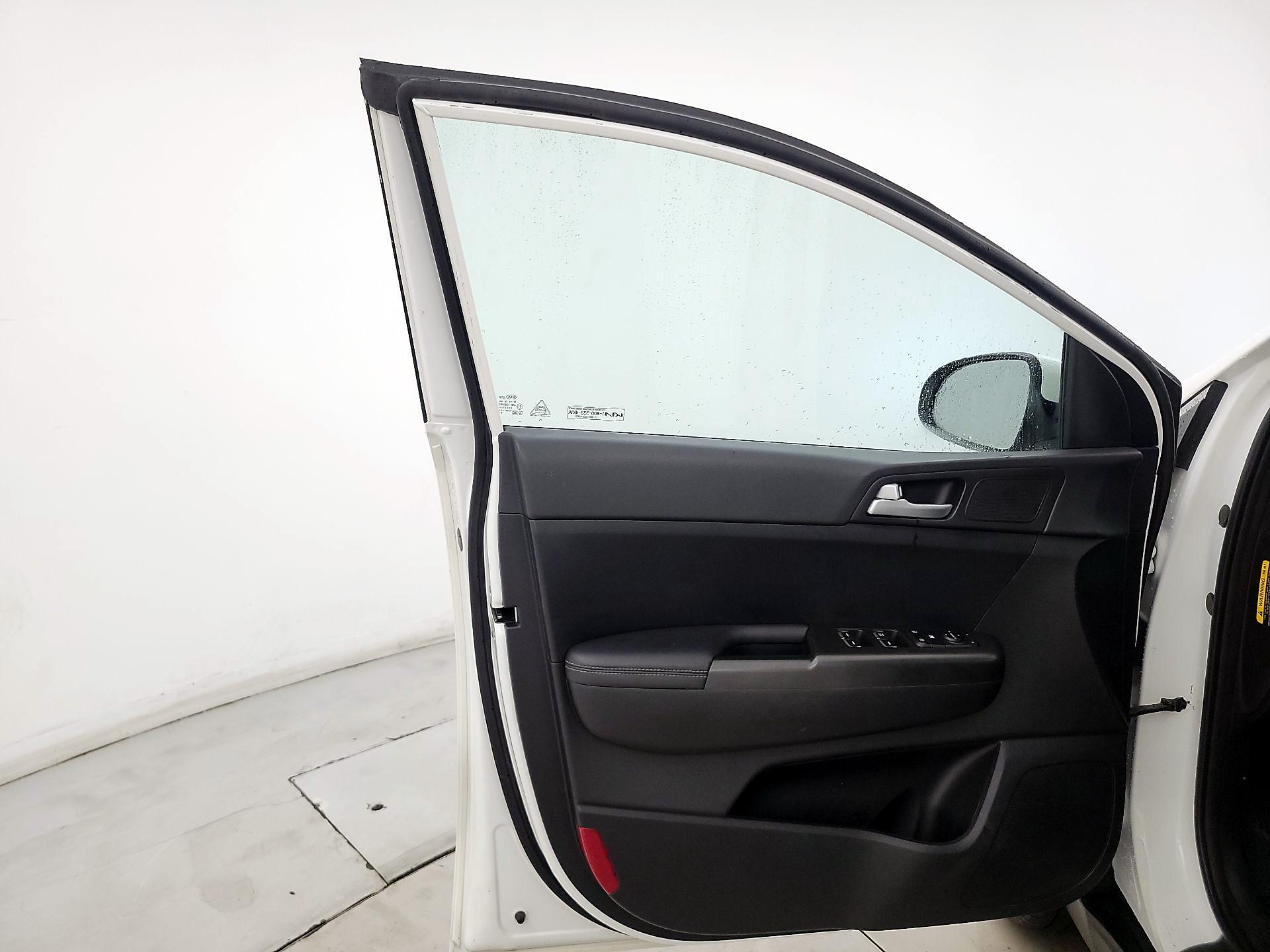 Thumbnail: 2022 Kia Sportage - 12