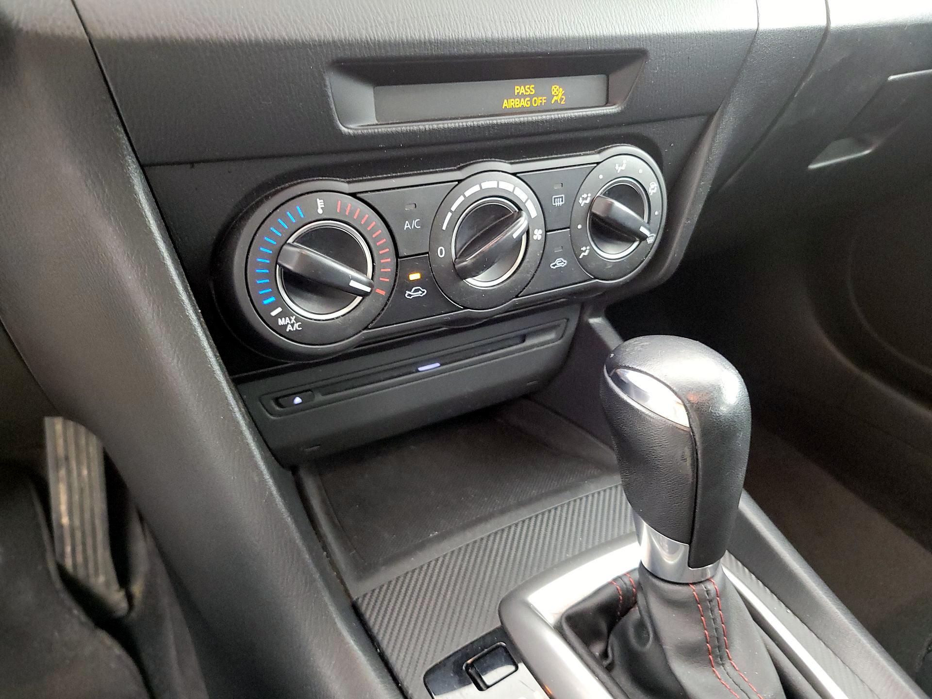 Thumbnail: 2014 Mazda Mazda3 - 15